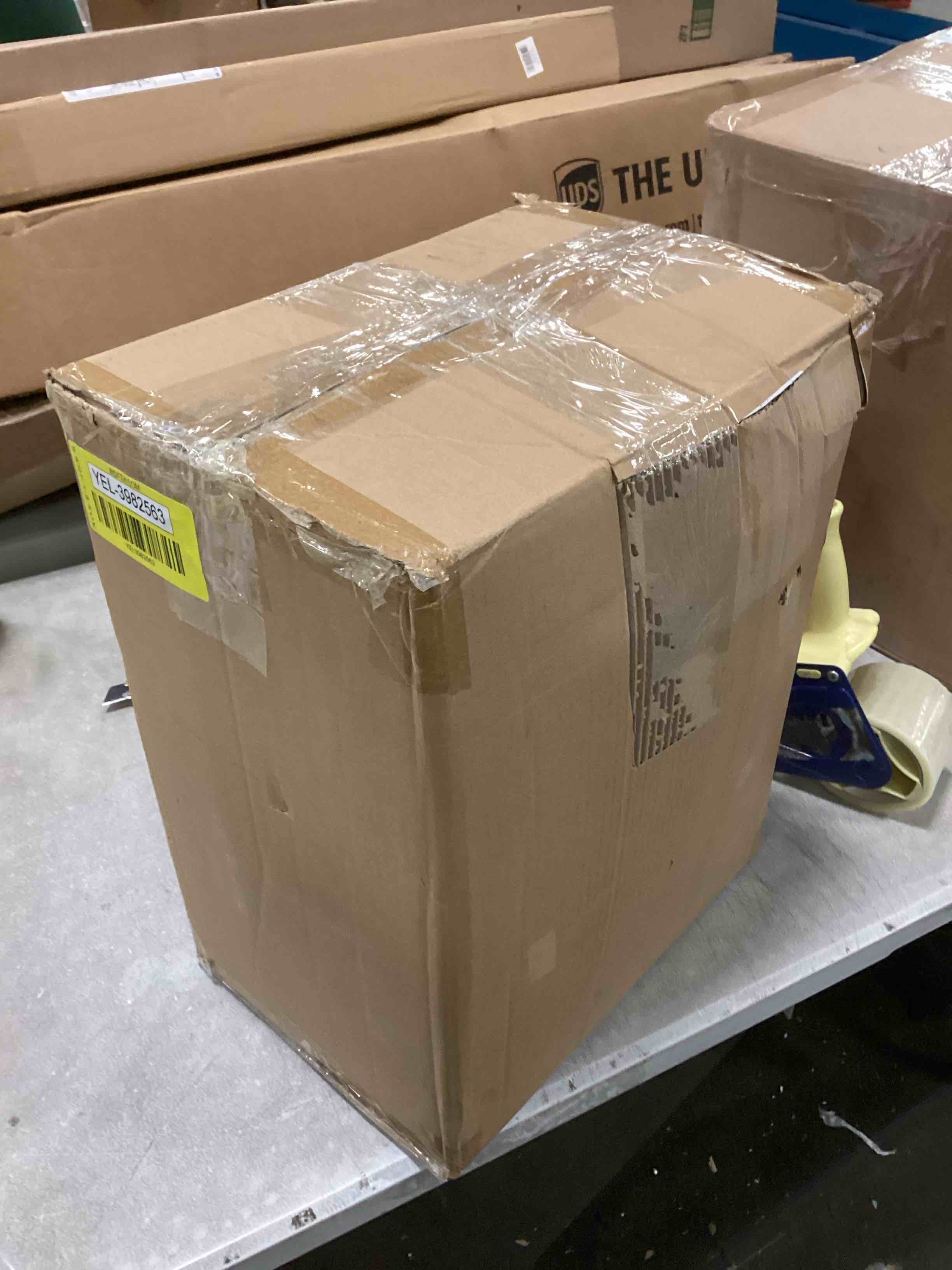 https://s3.amazonaws.com/lotting-images-prod/bidfta/YEL3982563_1706215007477.jpeg