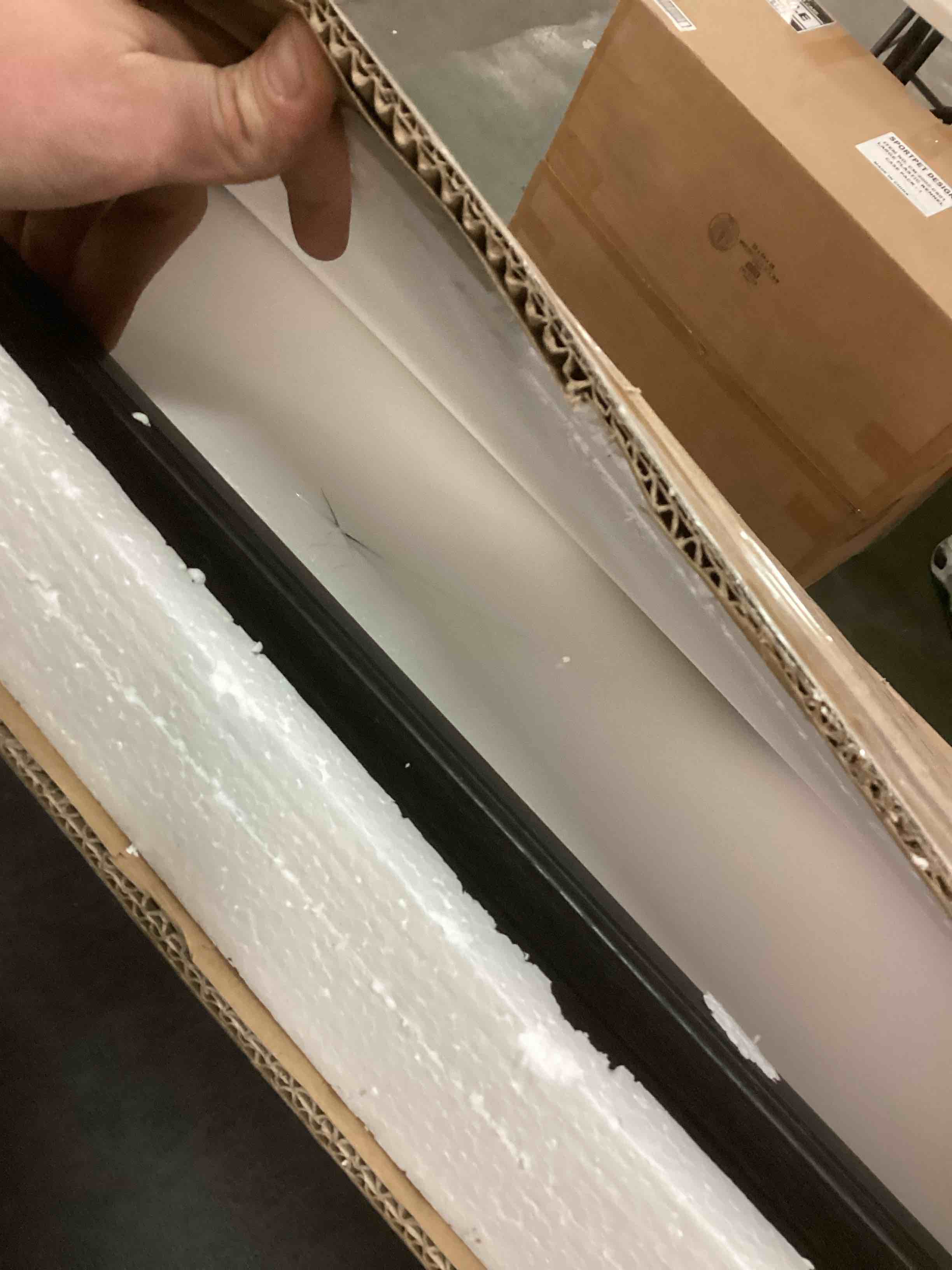 https://s3.amazonaws.com/lotting-images-prod/bidfta/YEL3982815_1706303140765.jpeg