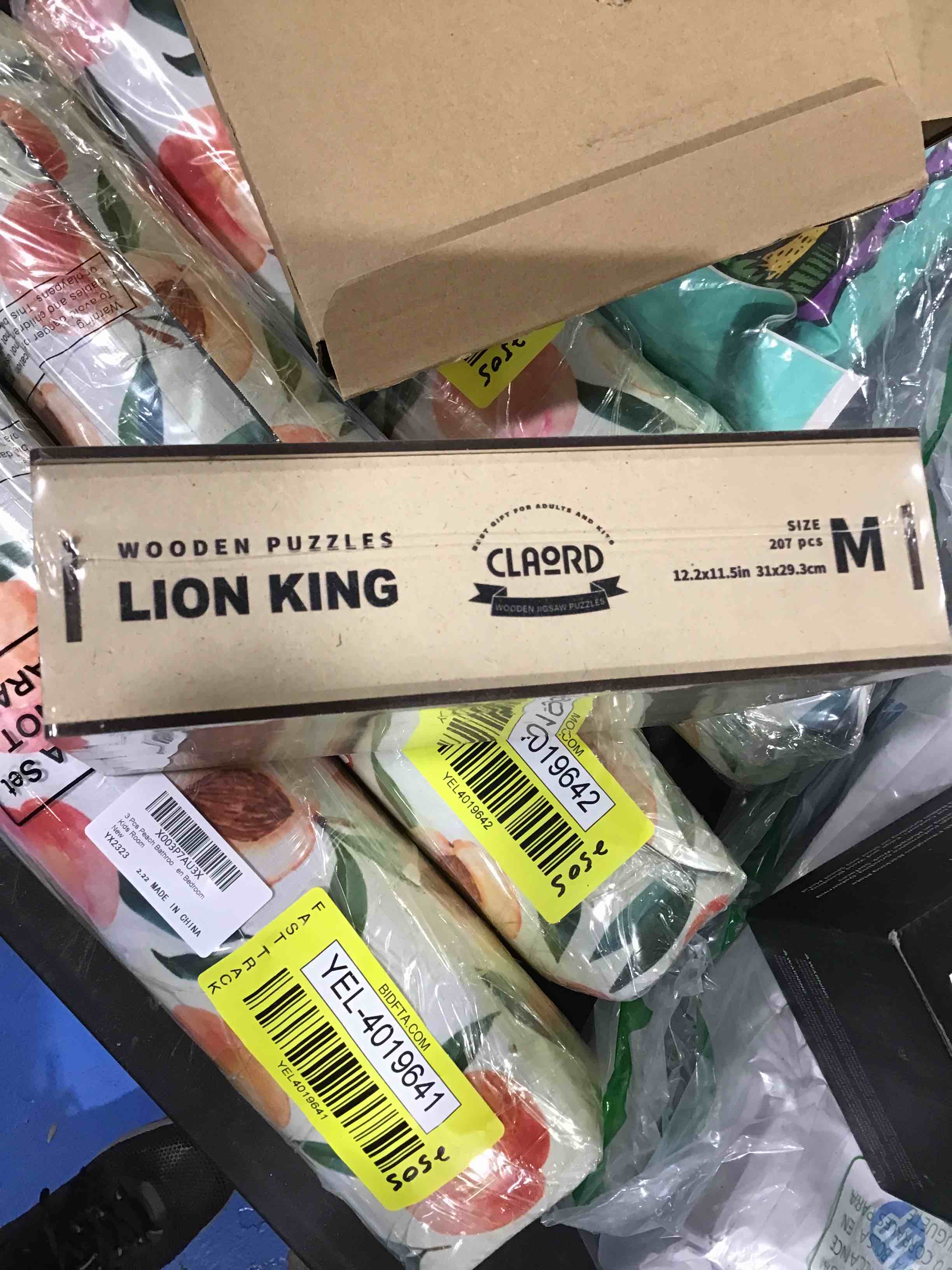 https://s3.amazonaws.com/lotting-images-prod/bidfta/YEL4019650_1688071932087.jpeg