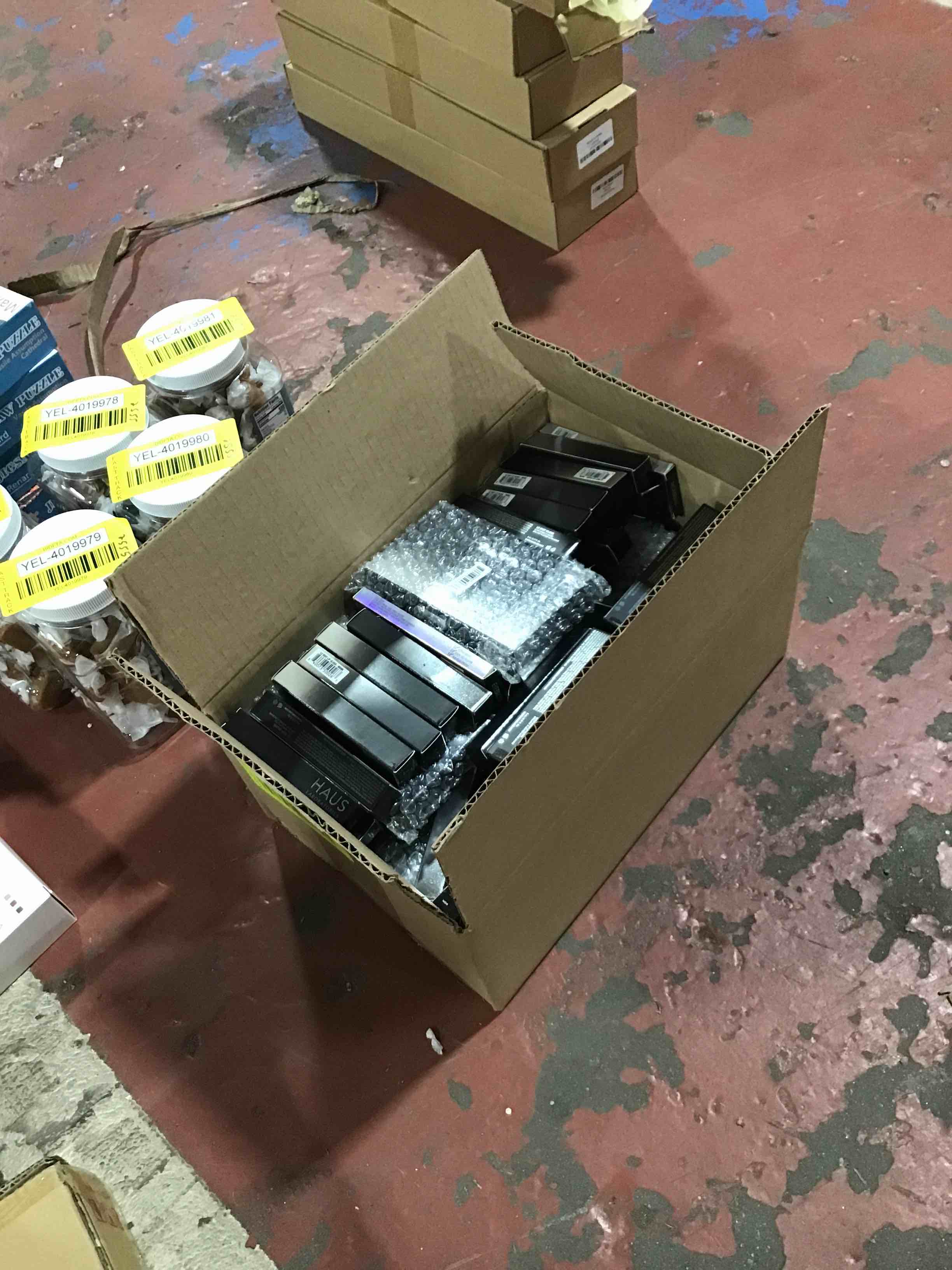 https://s3.amazonaws.com/lotting-images-prod/bidfta/YEL4020007_1688568142013.jpeg