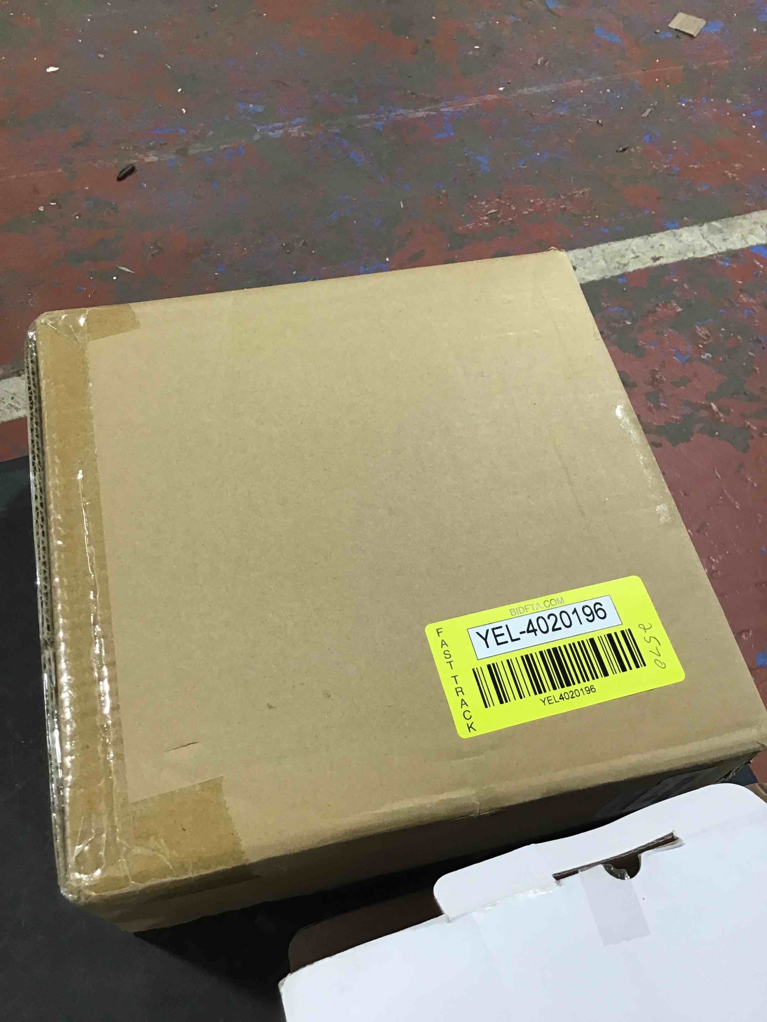 https://s3.amazonaws.com/lotting-images-prod/bidfta/YEL4020196_1688654702882.jpeg