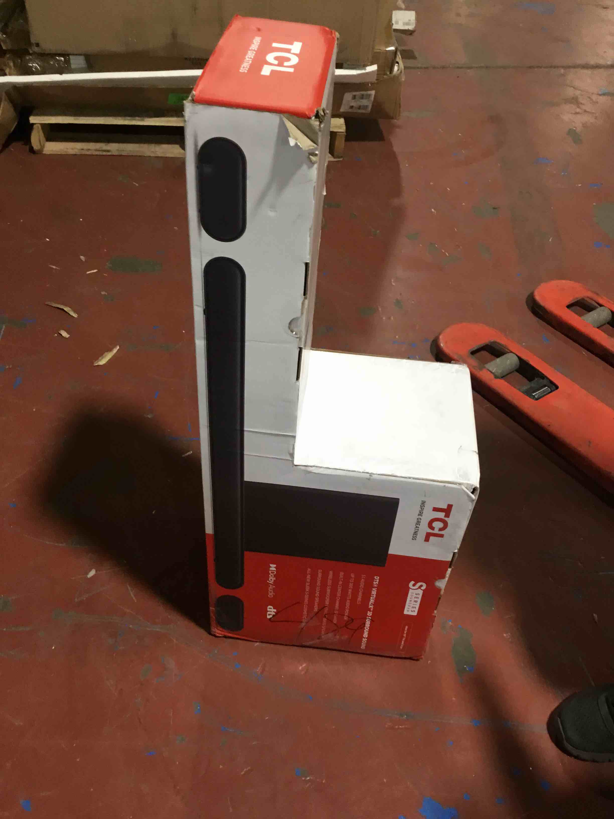 https://s3.amazonaws.com/lotting-images-prod/bidfta/YEL4029053_1702497197837.jpeg