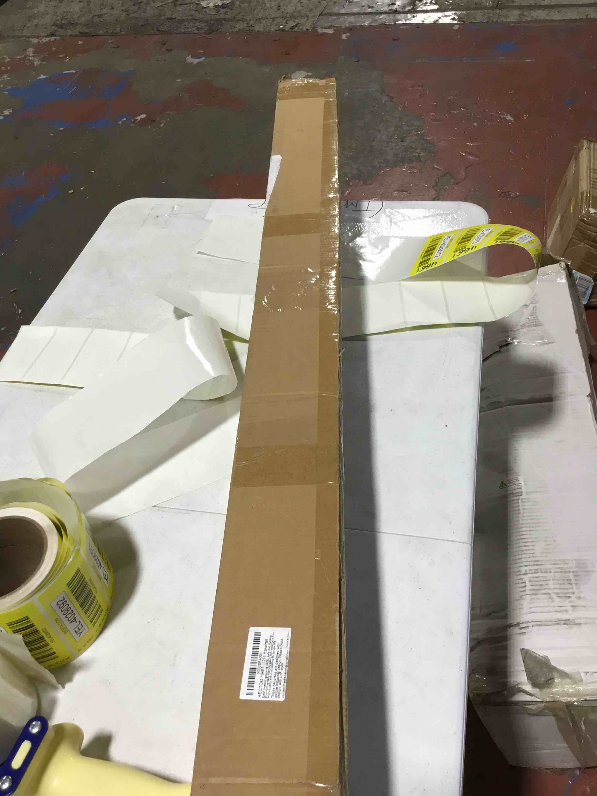 https://s3.amazonaws.com/lotting-images-prod/bidfta/YEL4029072_1702496185333.jpeg