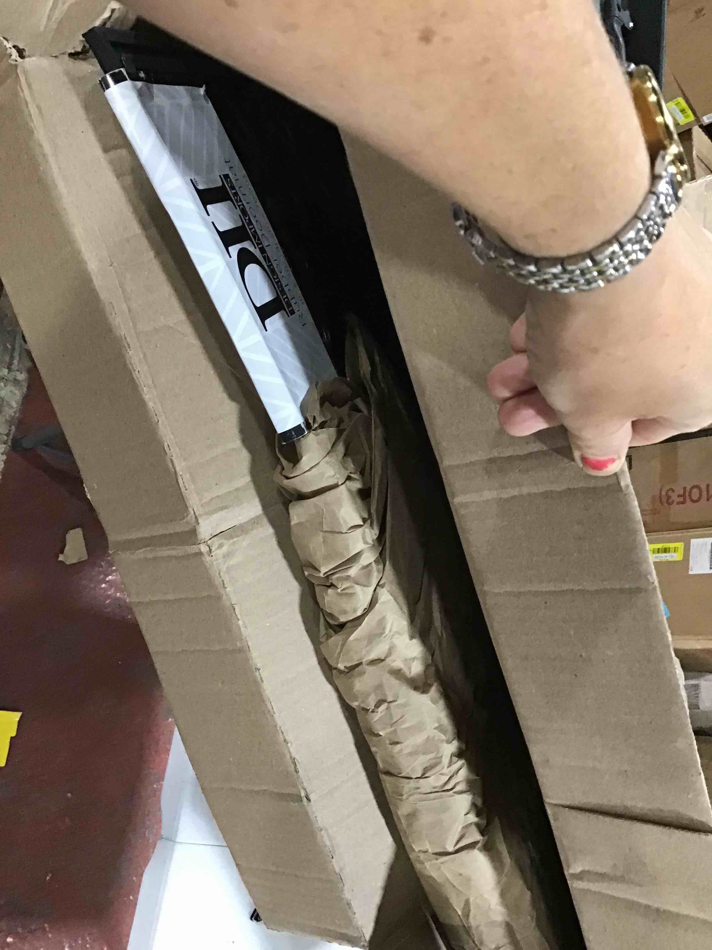 https://s3.amazonaws.com/lotting-images-prod/bidfta/YEL4030258_1694808422452.jpeg