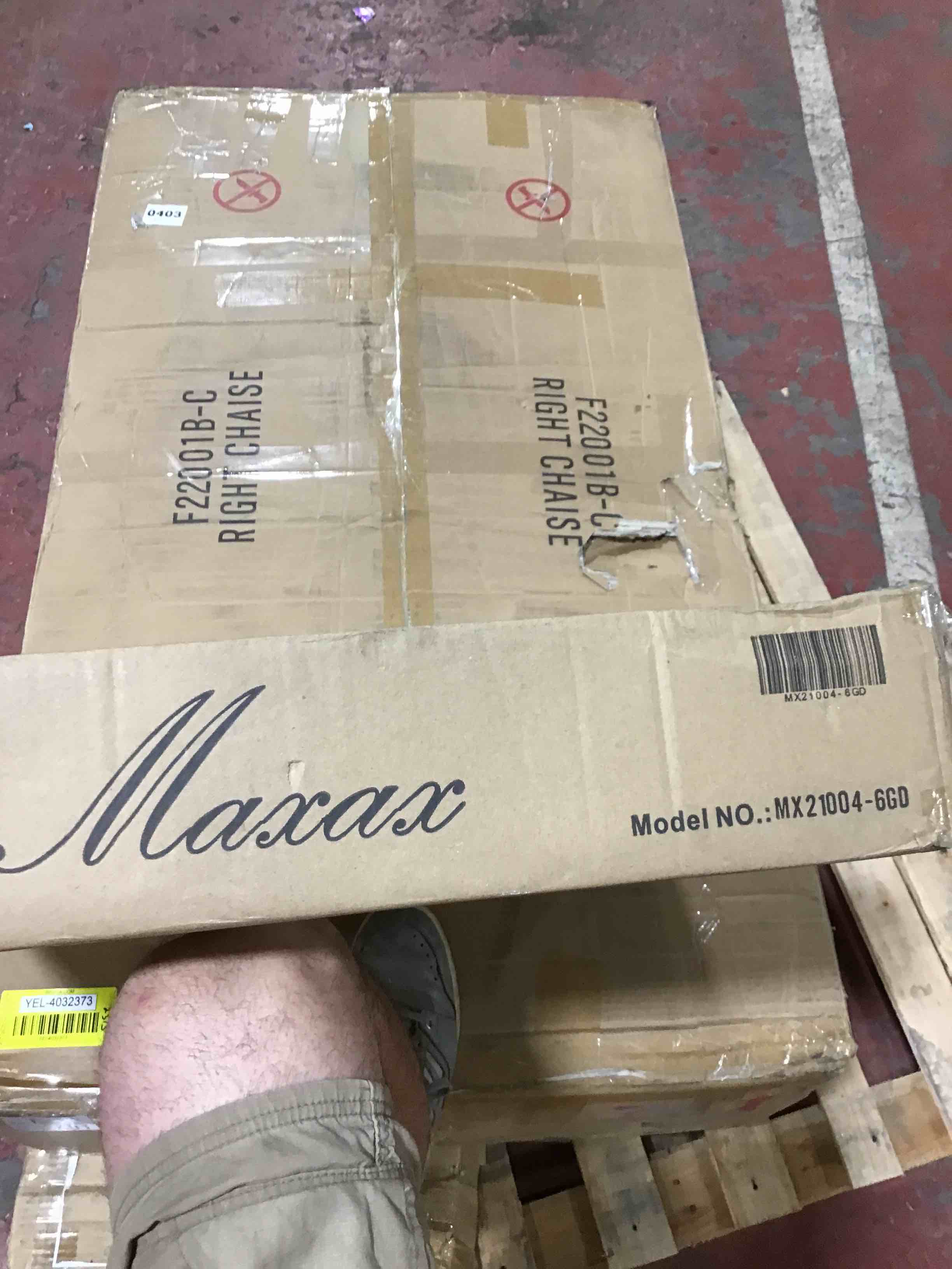 https://s3.amazonaws.com/lotting-images-prod/bidfta/YEL4032372_1686840527341.jpeg