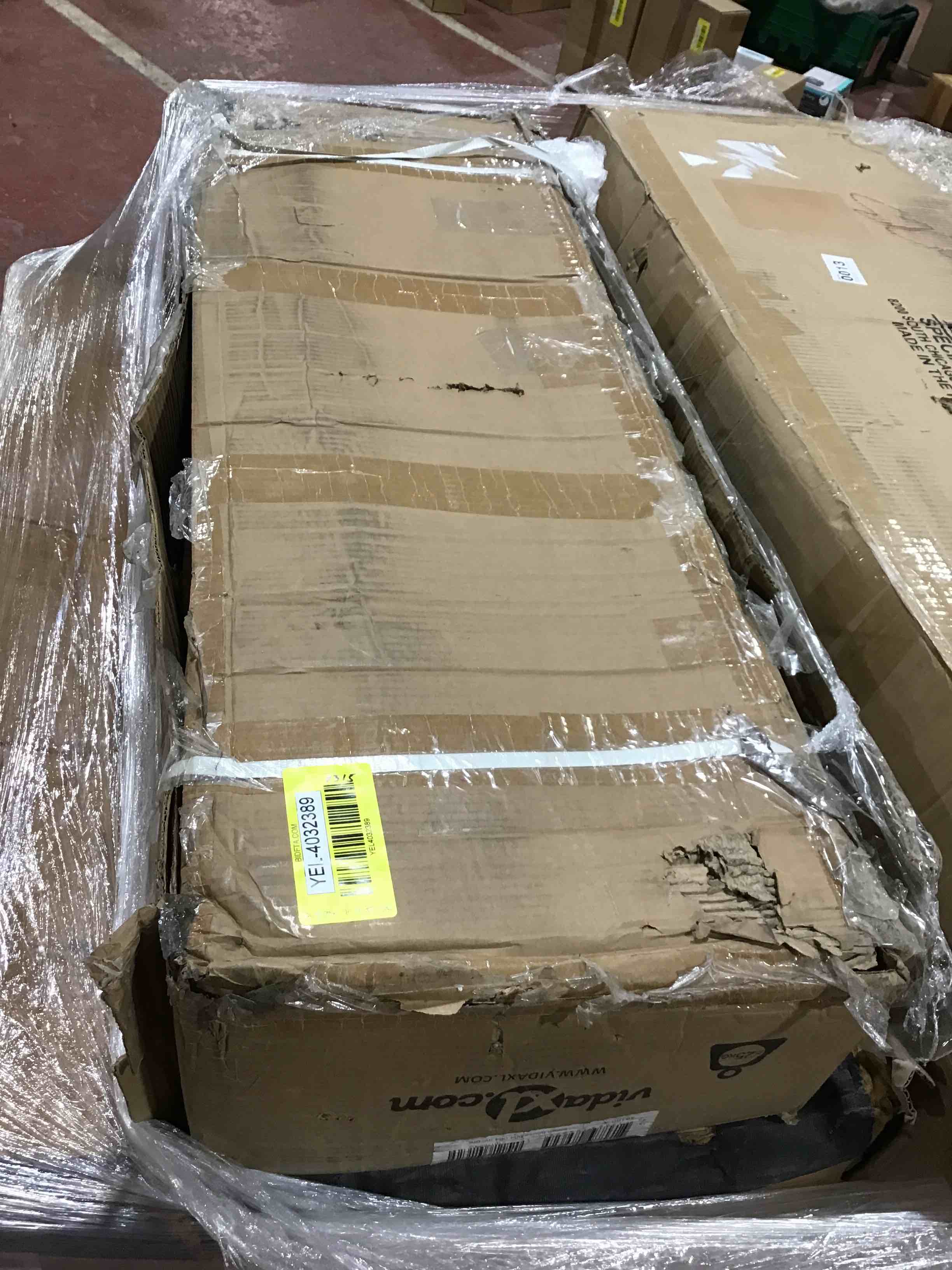 https://s3.amazonaws.com/lotting-images-prod/bidfta/YEL4032389_1686844647786.jpeg