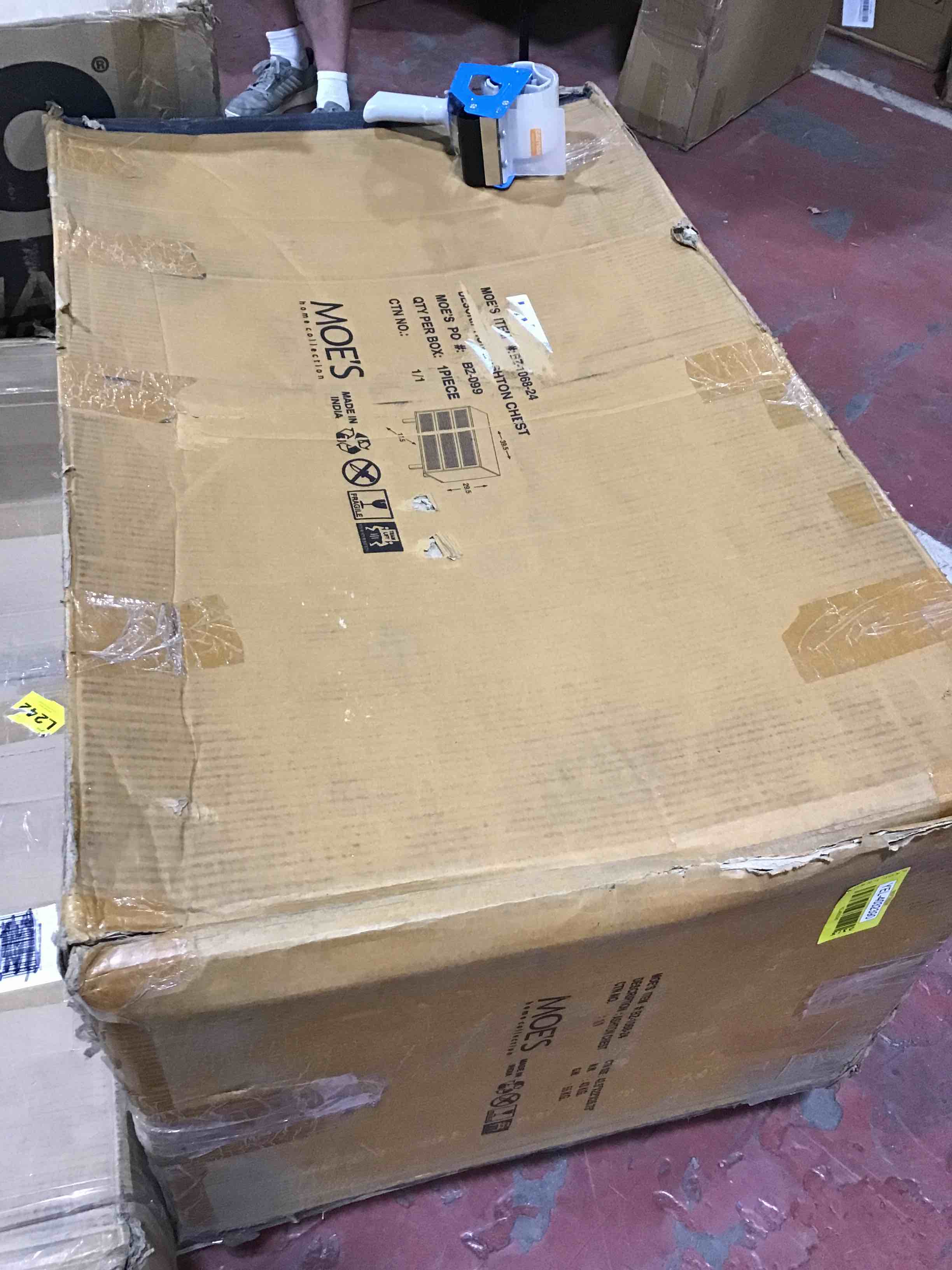 https://s3.amazonaws.com/lotting-images-prod/bidfta/YEL4032390_1686845740650.jpeg