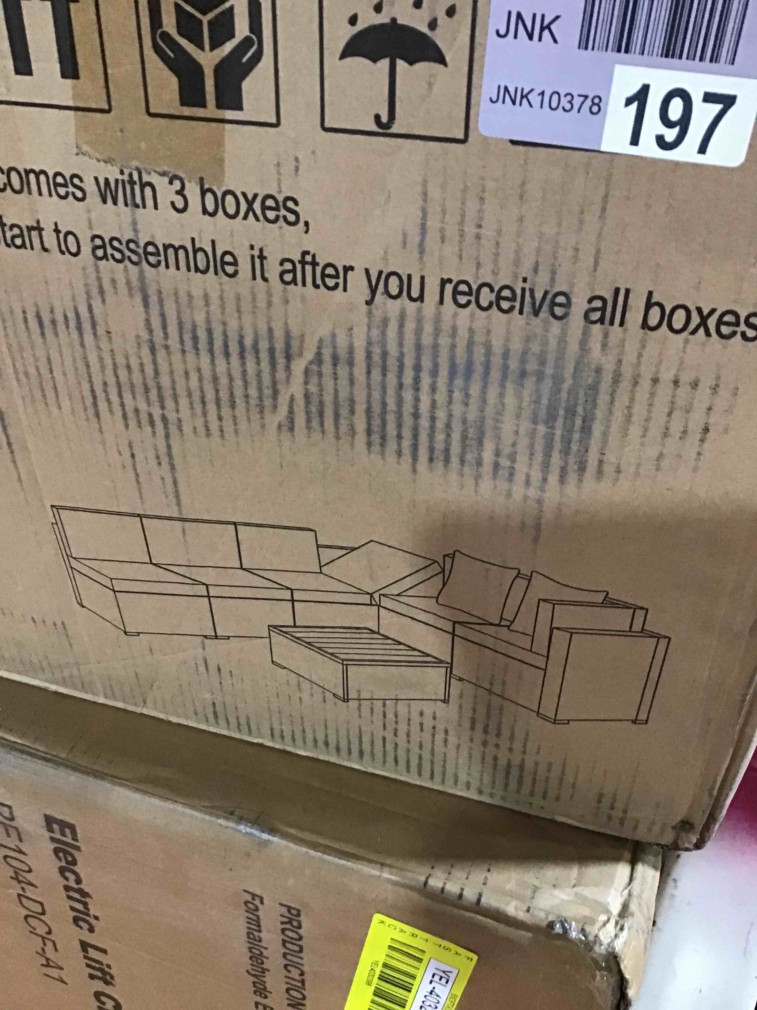 https://s3.amazonaws.com/lotting-images-prod/bidfta/YEL4032397_1686847671206.jpeg