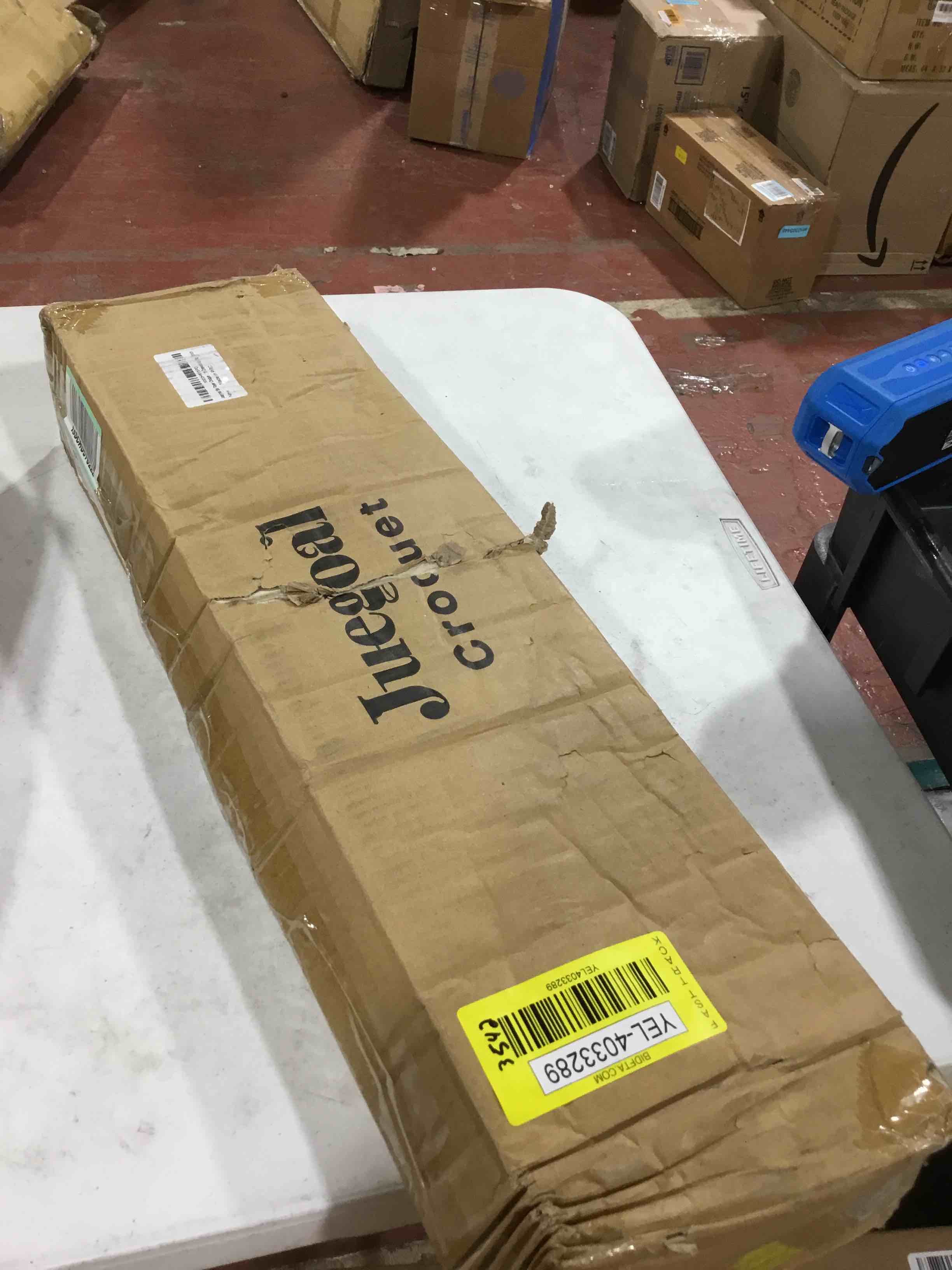 https://s3.amazonaws.com/lotting-images-prod/bidfta/YEL4033289_1694809632478.jpeg