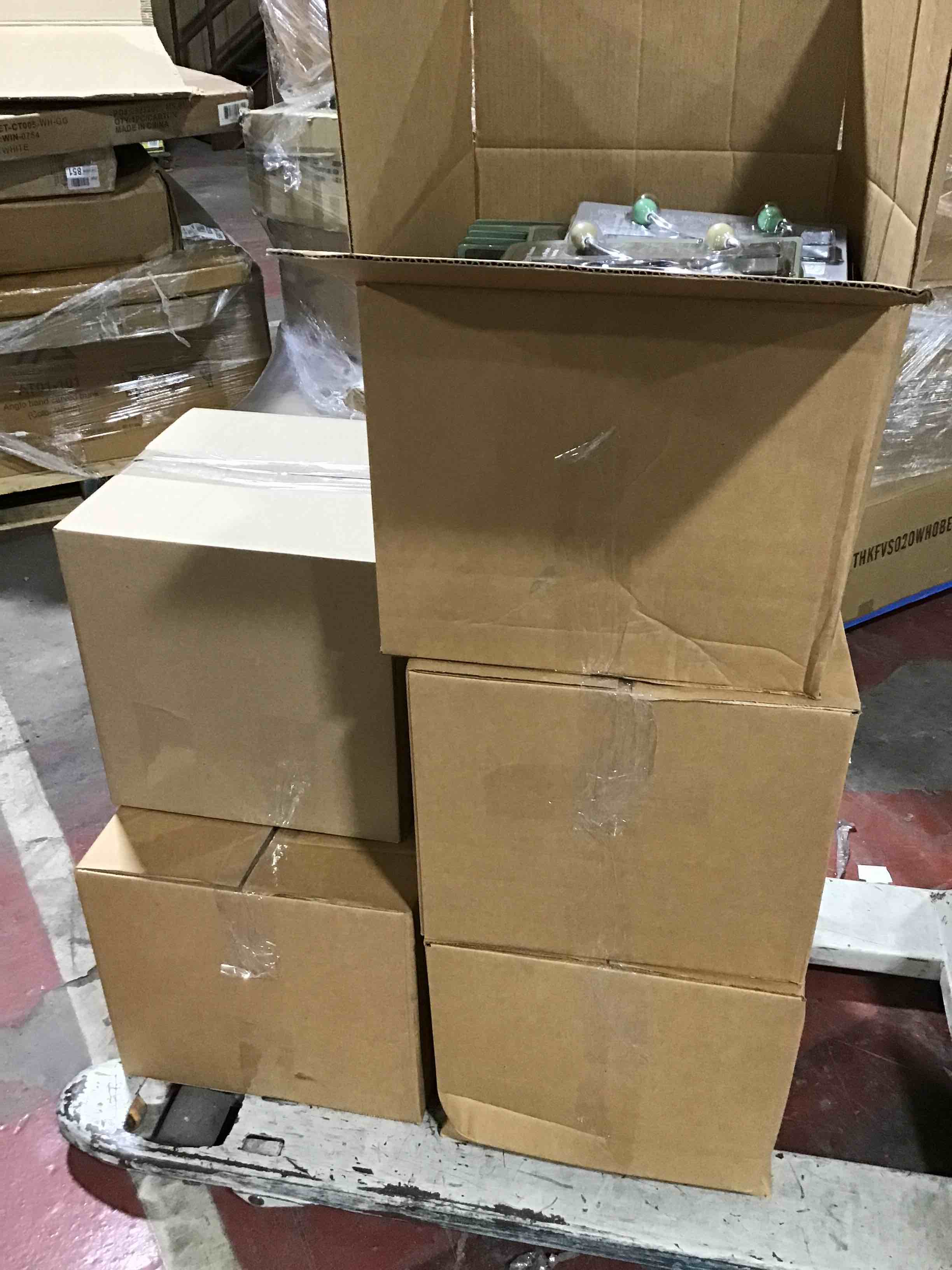 https://s3.amazonaws.com/lotting-images-prod/bidfta/YEL4037601_1687293707746.jpeg
