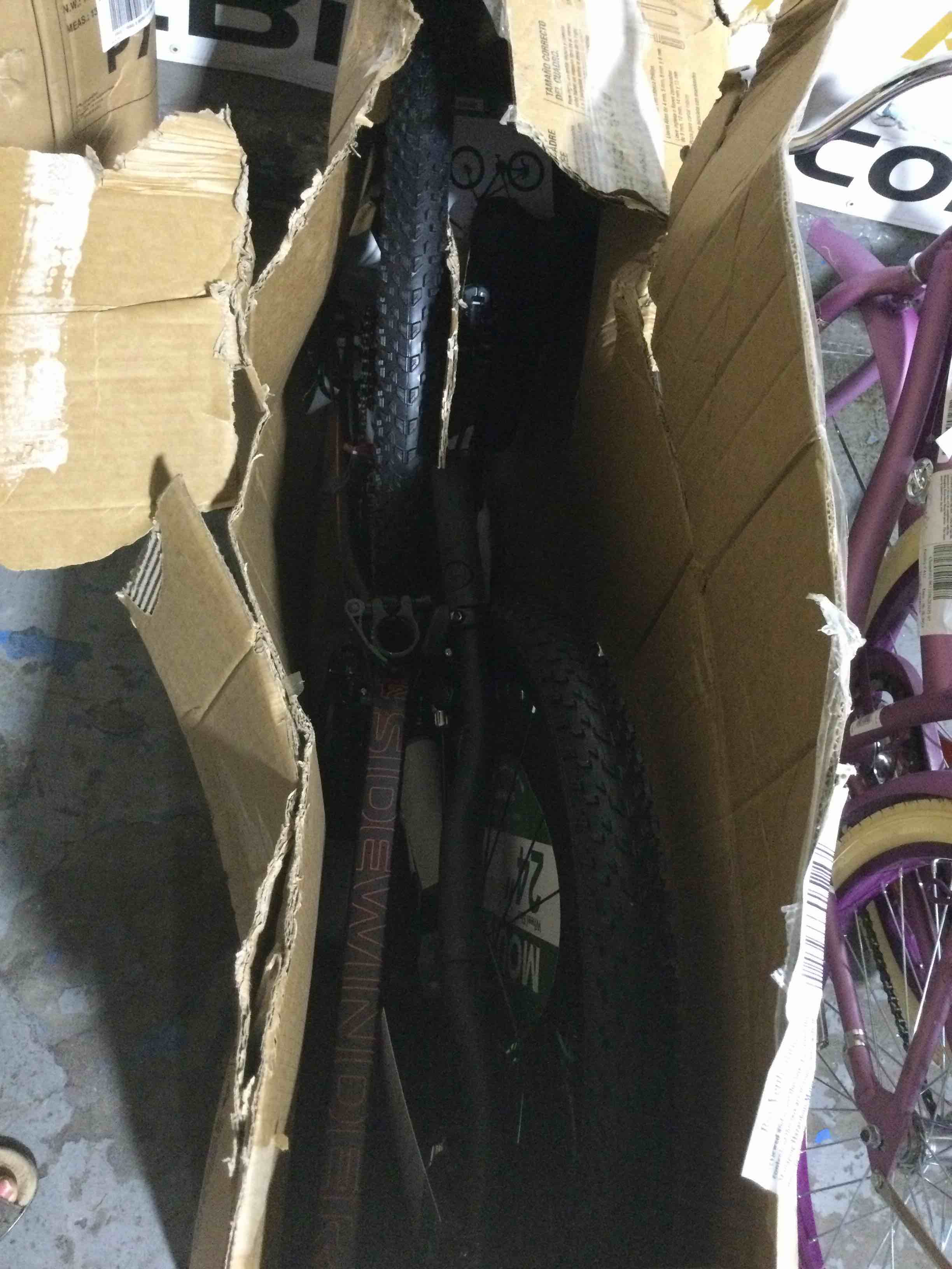 https://s3.amazonaws.com/lotting-images-prod/bidfta/YEL4039207_1692373900514.jpeg