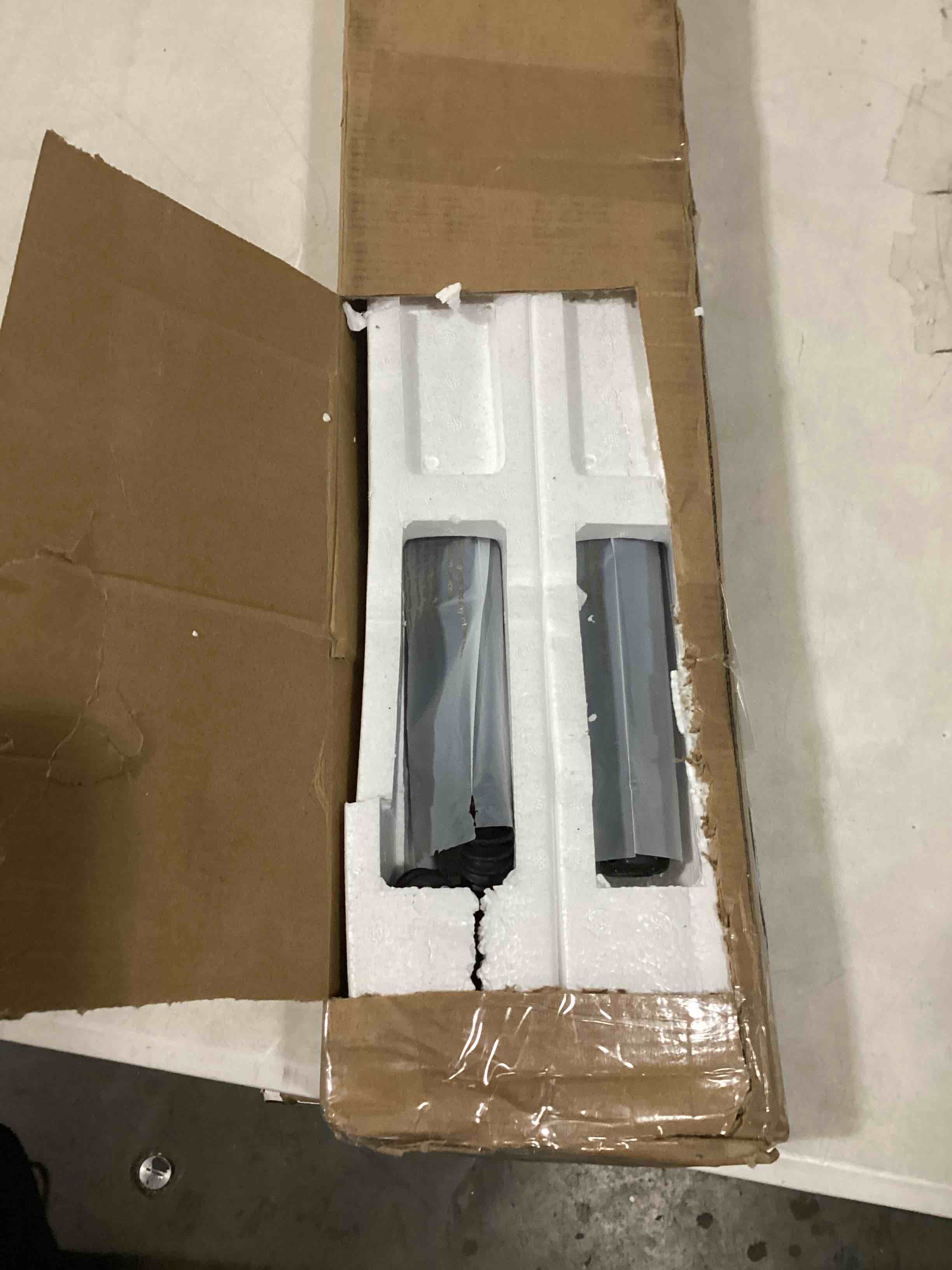 https://s3.amazonaws.com/lotting-images-prod/bidfta/YEL4076615_1710162125047.jpeg