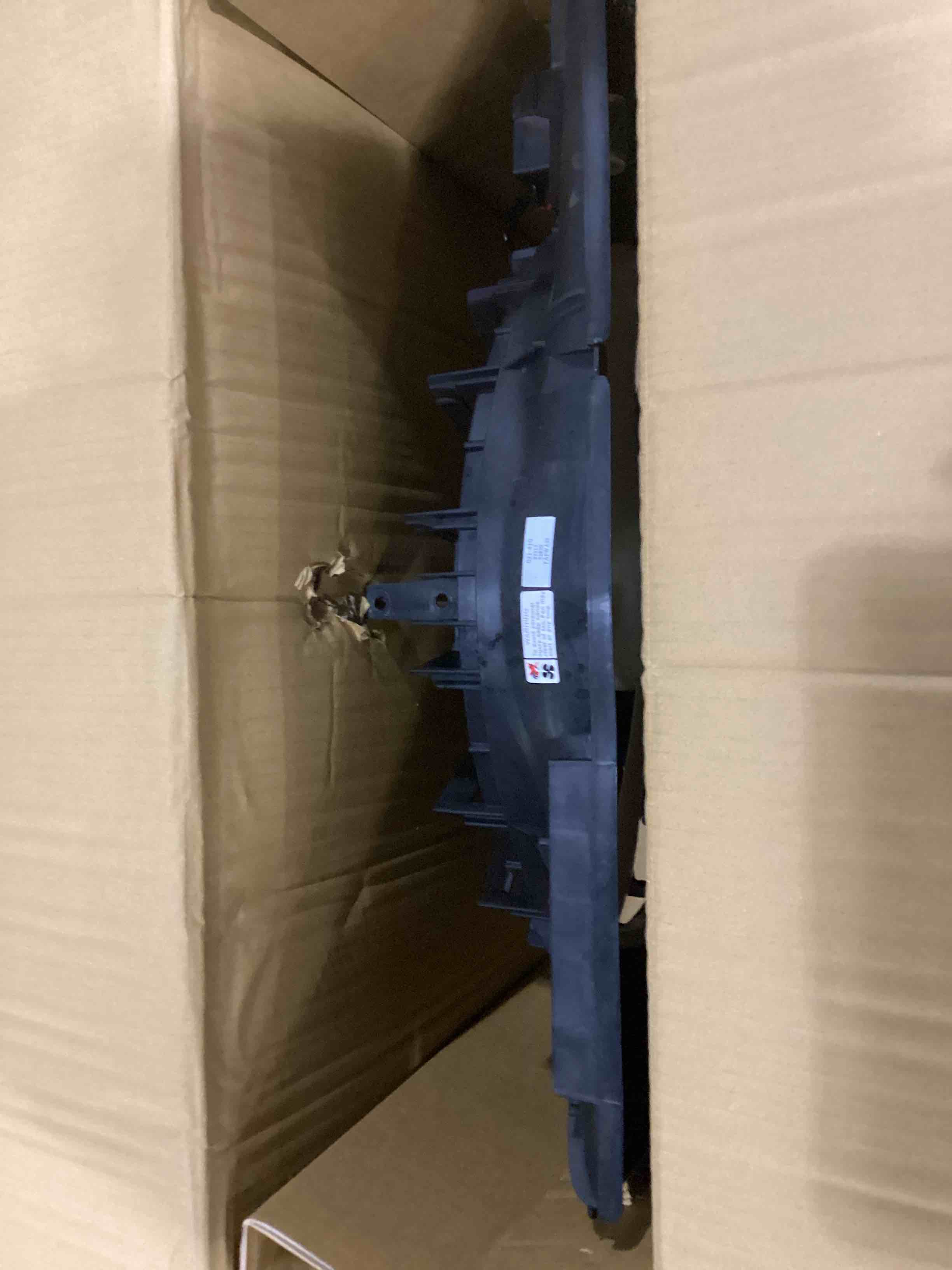 https://s3.amazonaws.com/lotting-images-prod/bidfta/YEL4076626_1710160850886.jpeg