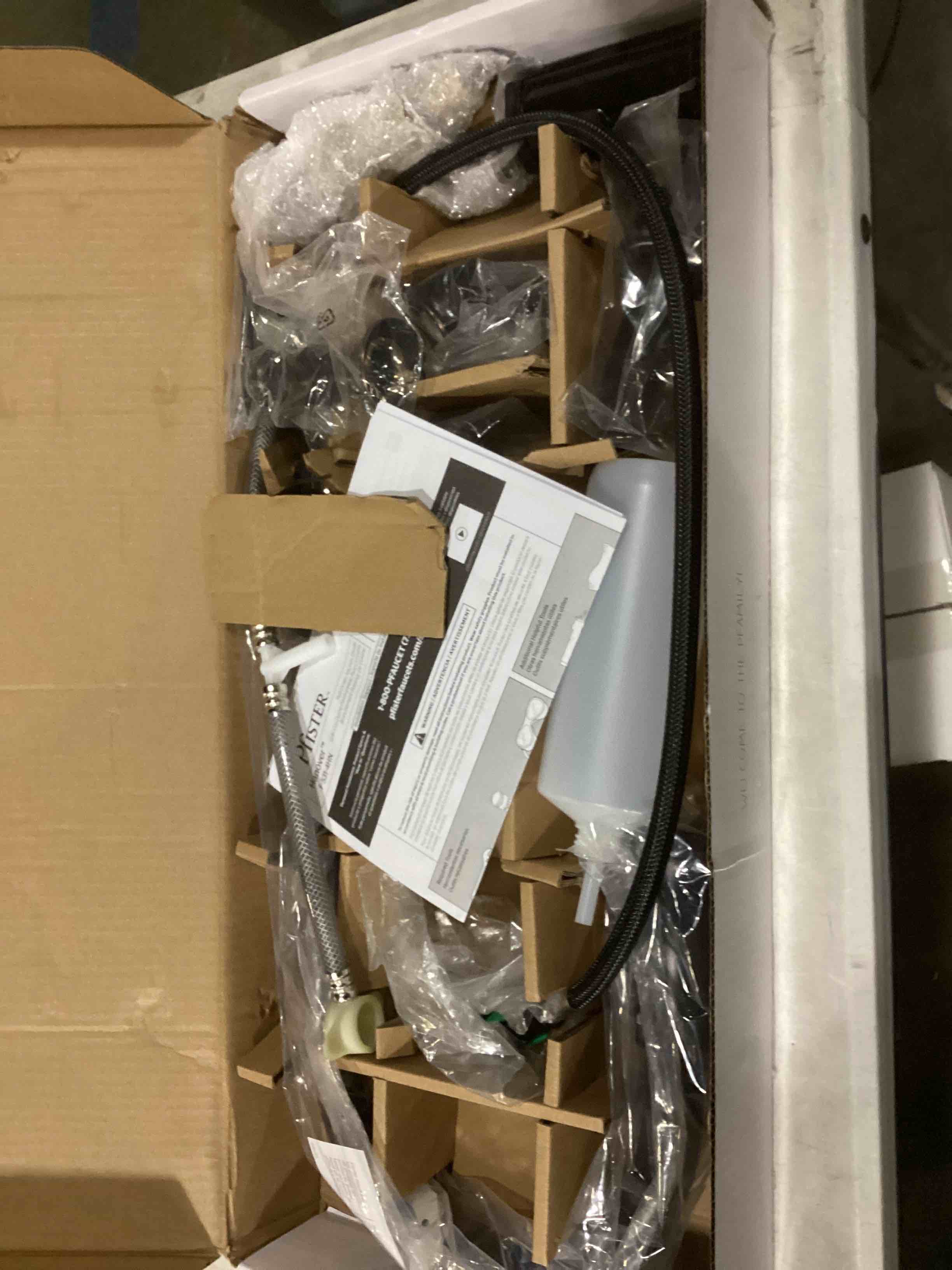 https://s3.amazonaws.com/lotting-images-prod/bidfta/YEL4076772_1710256385783.jpeg