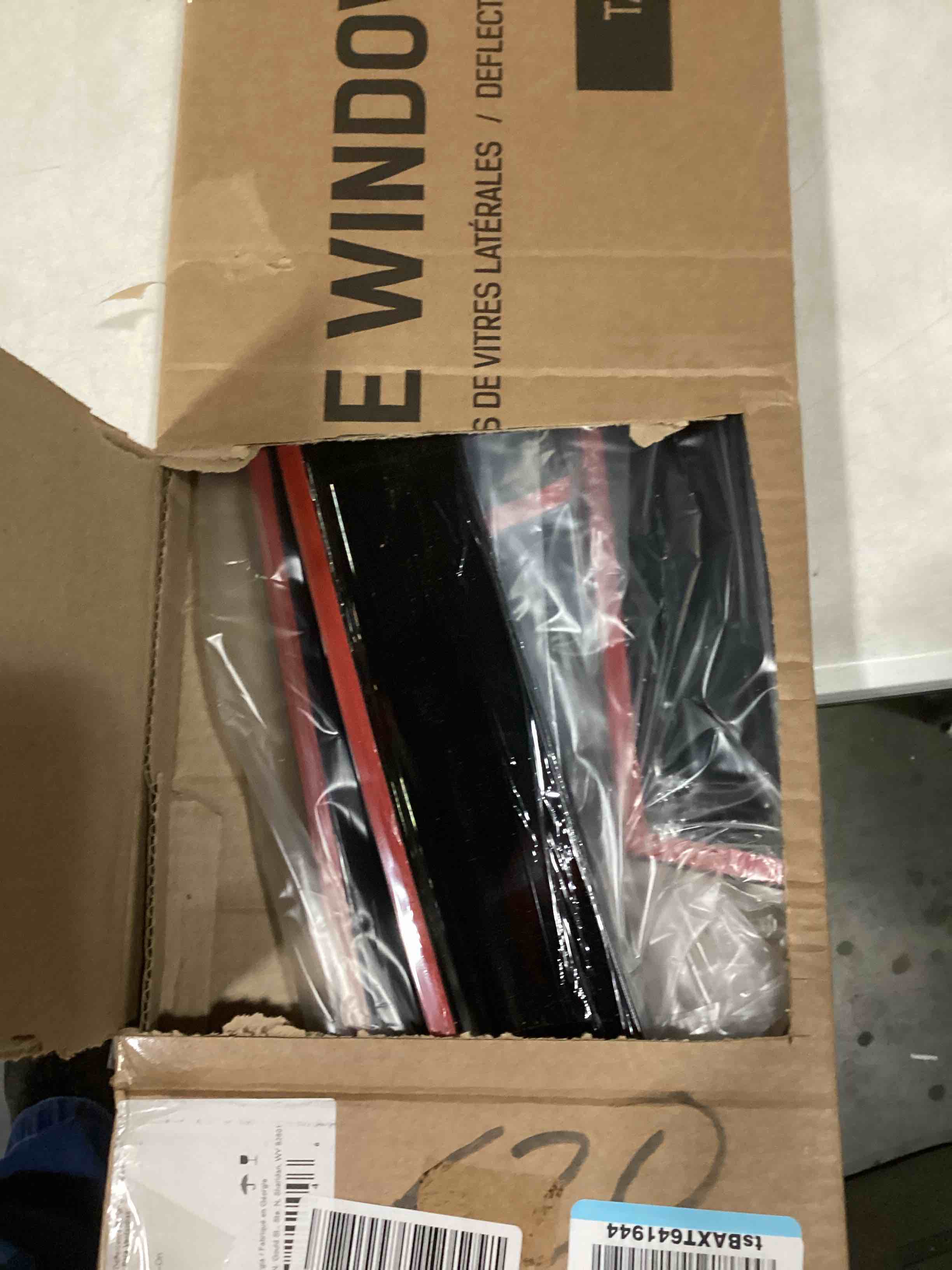 https://s3.amazonaws.com/lotting-images-prod/bidfta/YEL4076815_1710270083416.jpeg