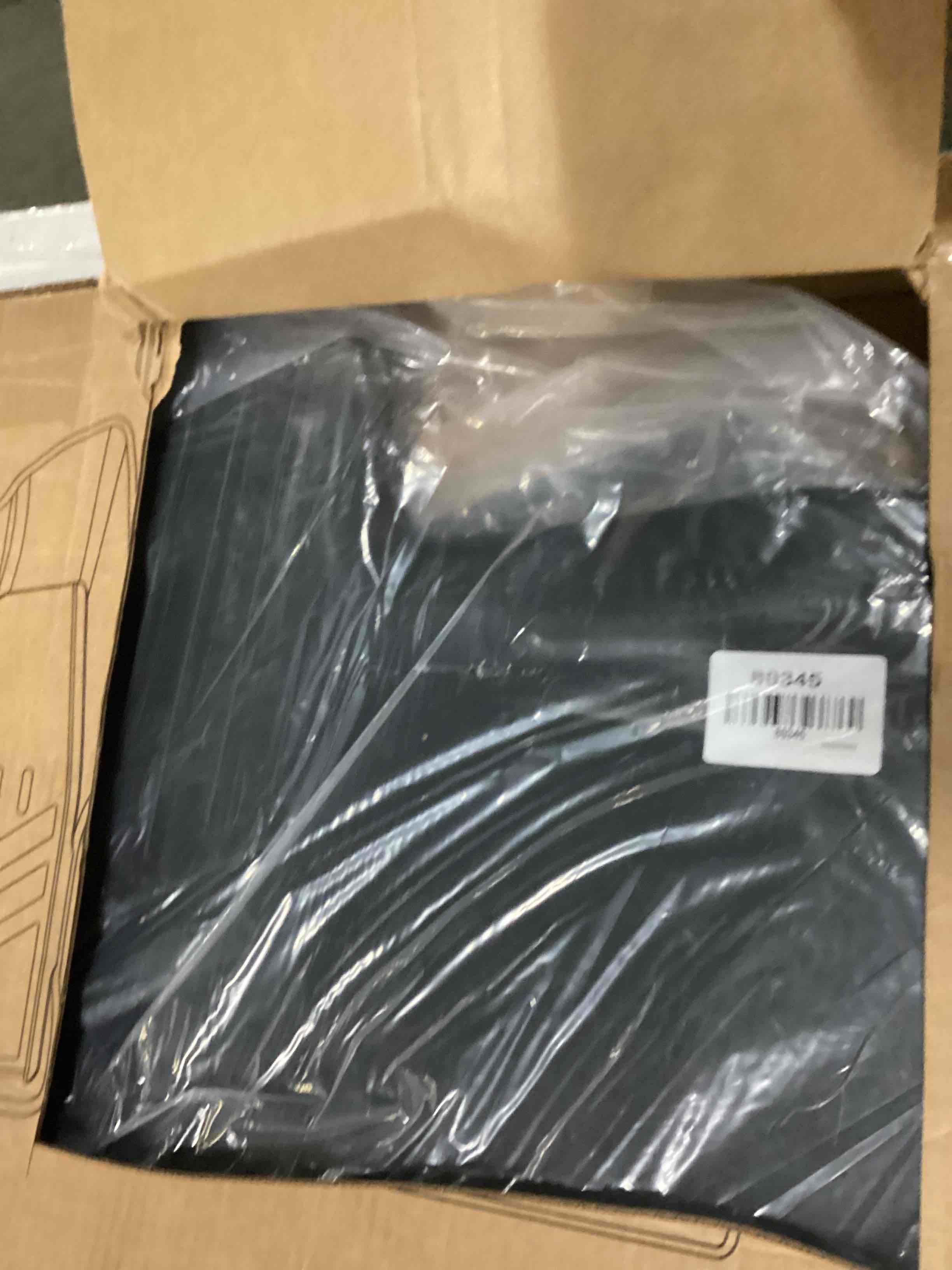 https://s3.amazonaws.com/lotting-images-prod/bidfta/YEL4076932_1710354069419.jpeg