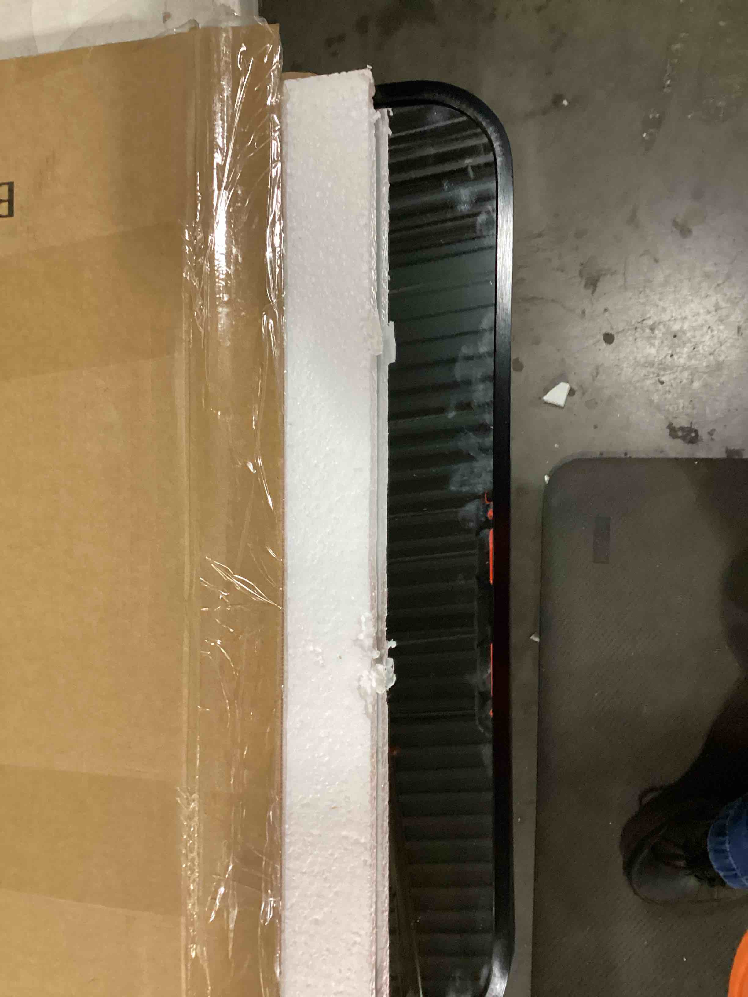 https://s3.amazonaws.com/lotting-images-prod/bidfta/YEL4077112_1710513847986.jpeg