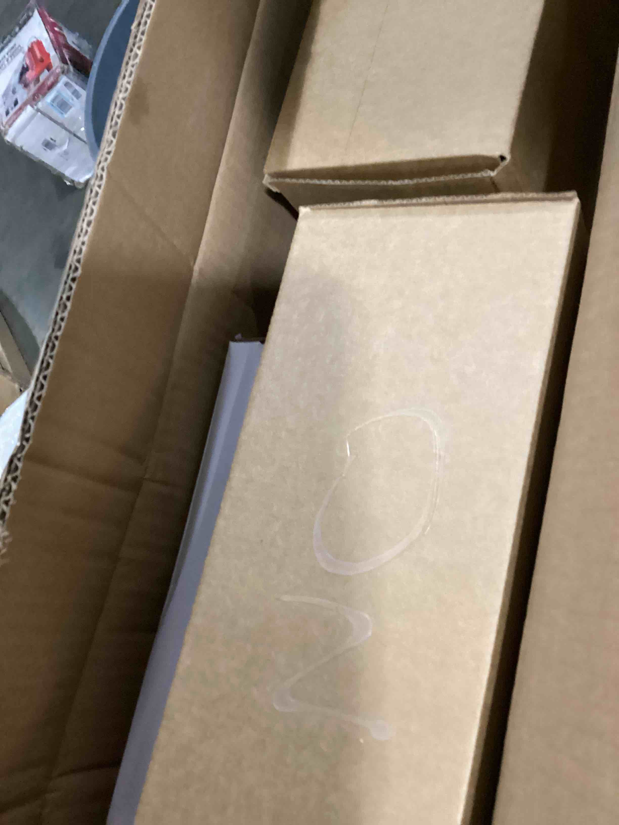 https://s3.amazonaws.com/lotting-images-prod/bidfta/YEL4077198_1710596771021.jpeg