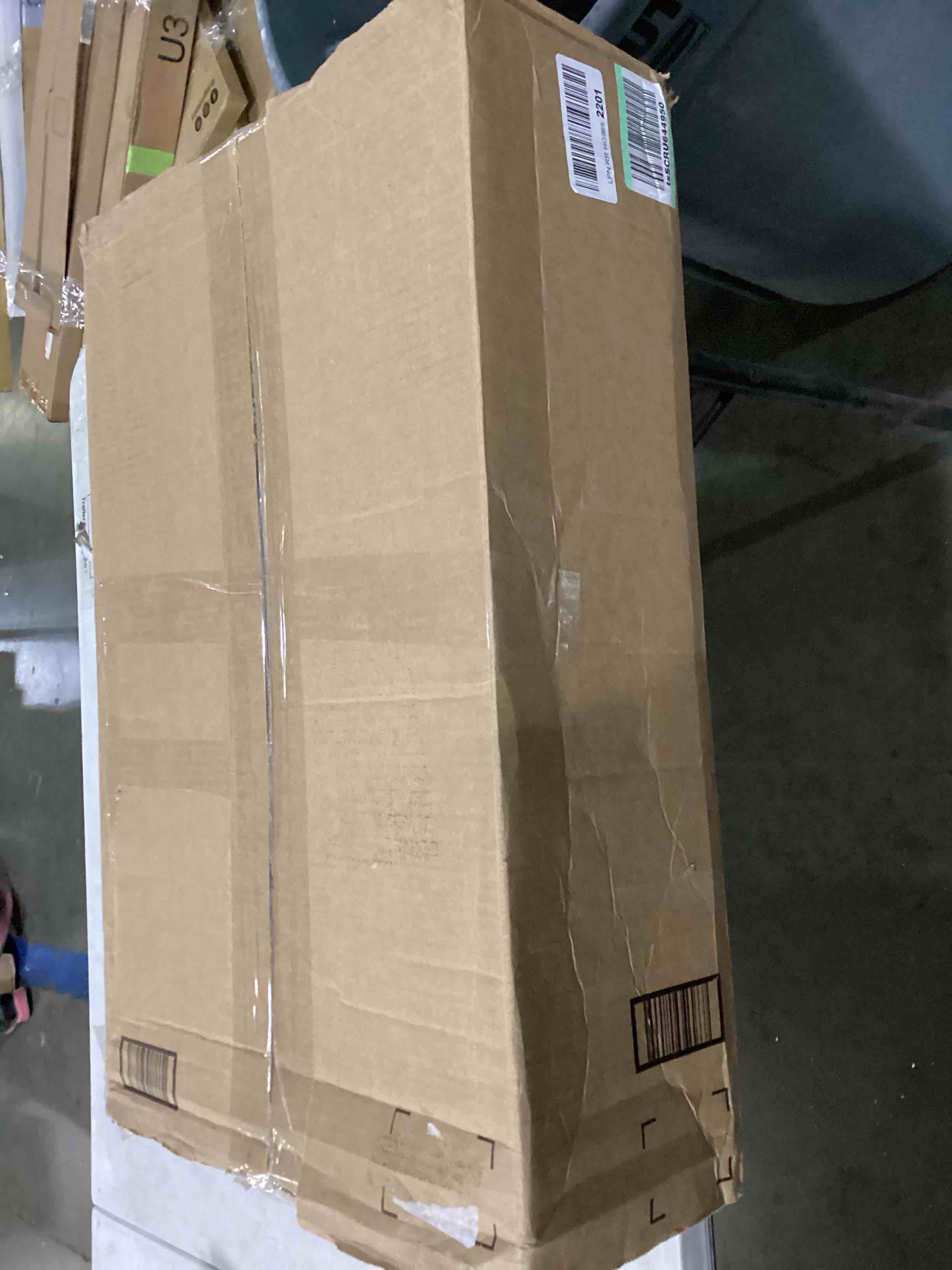 https://s3.amazonaws.com/lotting-images-prod/bidfta/YEL4077200_1710596197235.jpeg