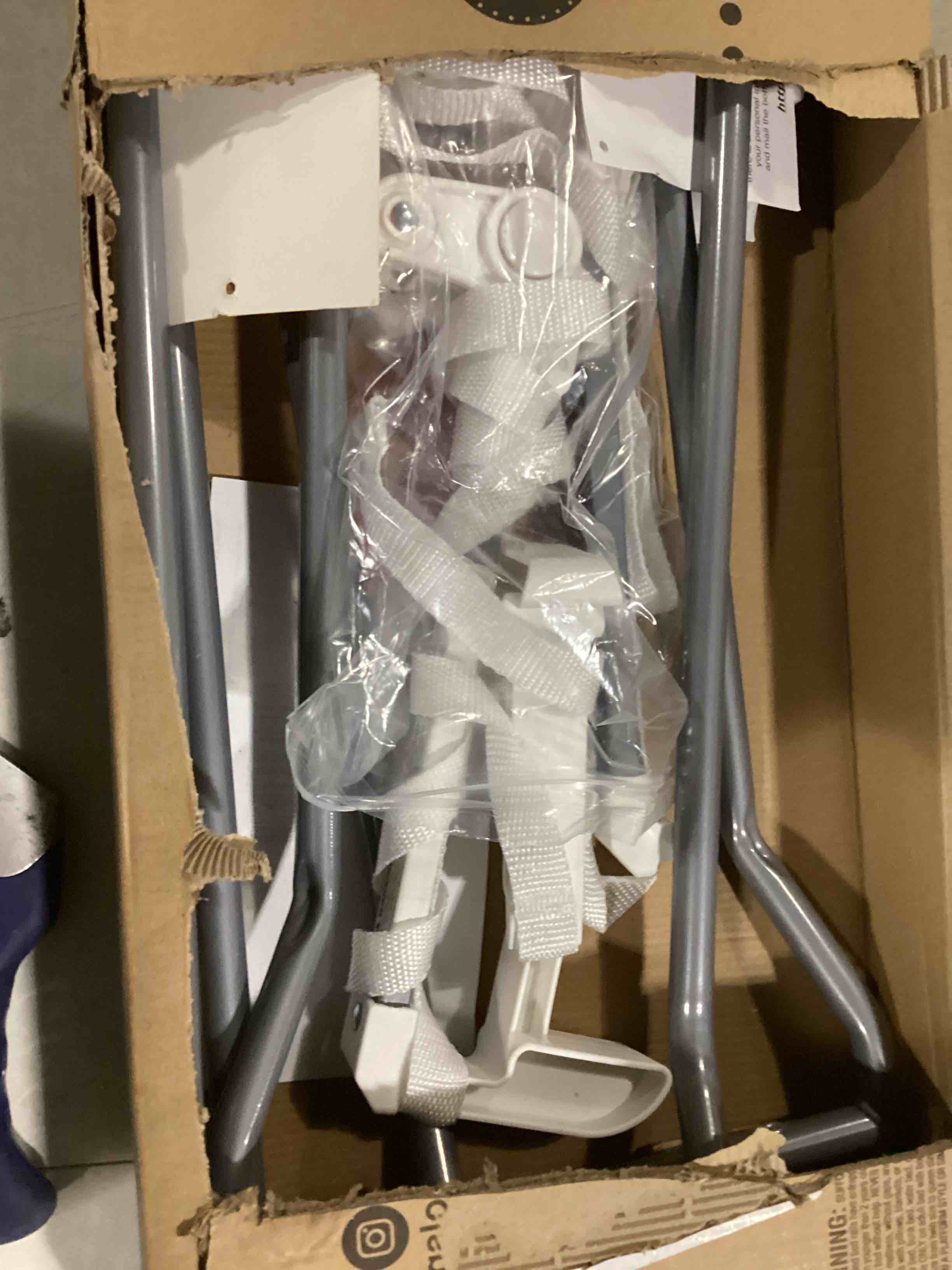 https://s3.amazonaws.com/lotting-images-prod/bidfta/YEL4077721_1709726848722.jpeg