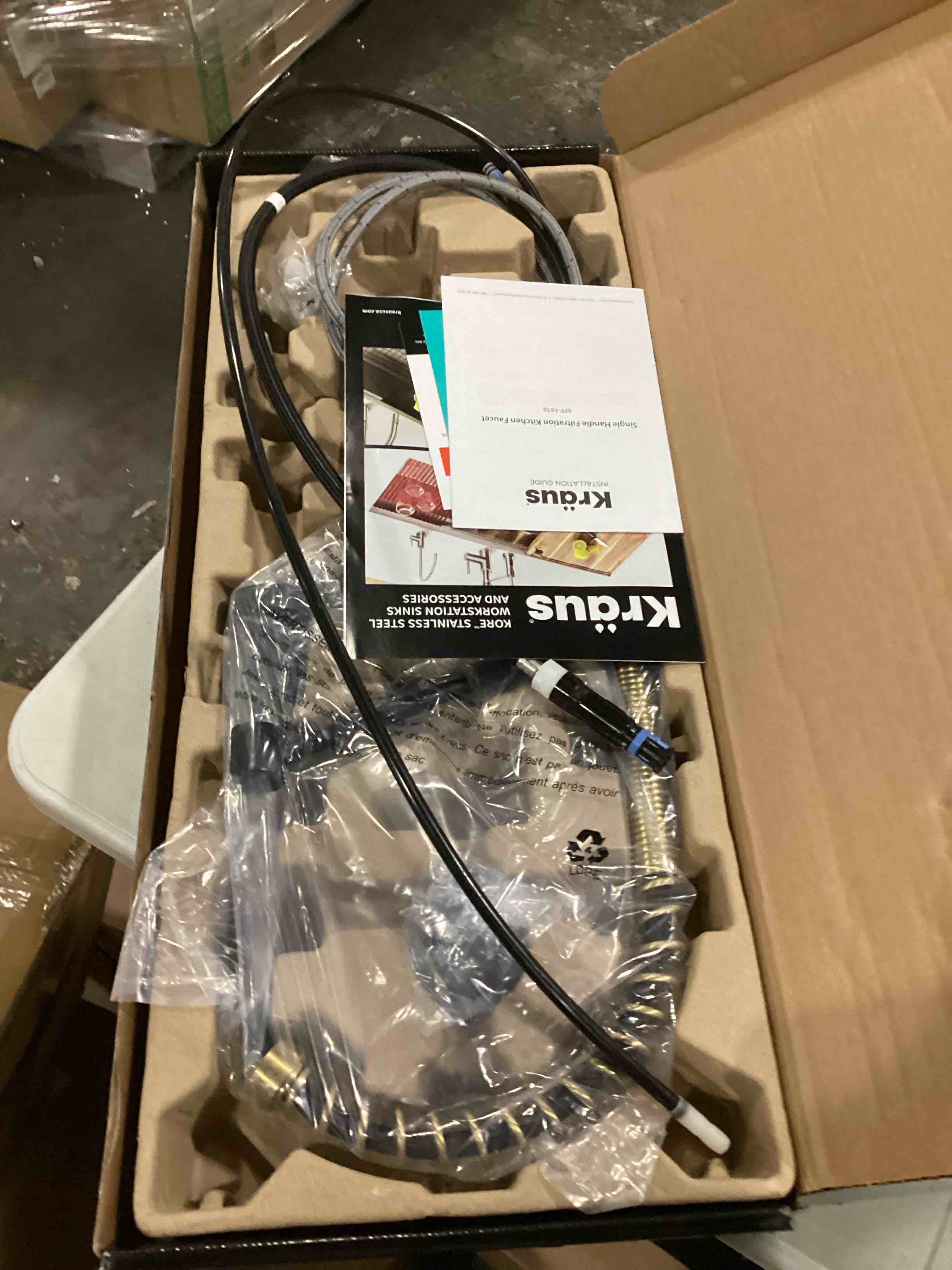 https://s3.amazonaws.com/lotting-images-prod/bidfta/YEL4077785_1709744170677.jpeg