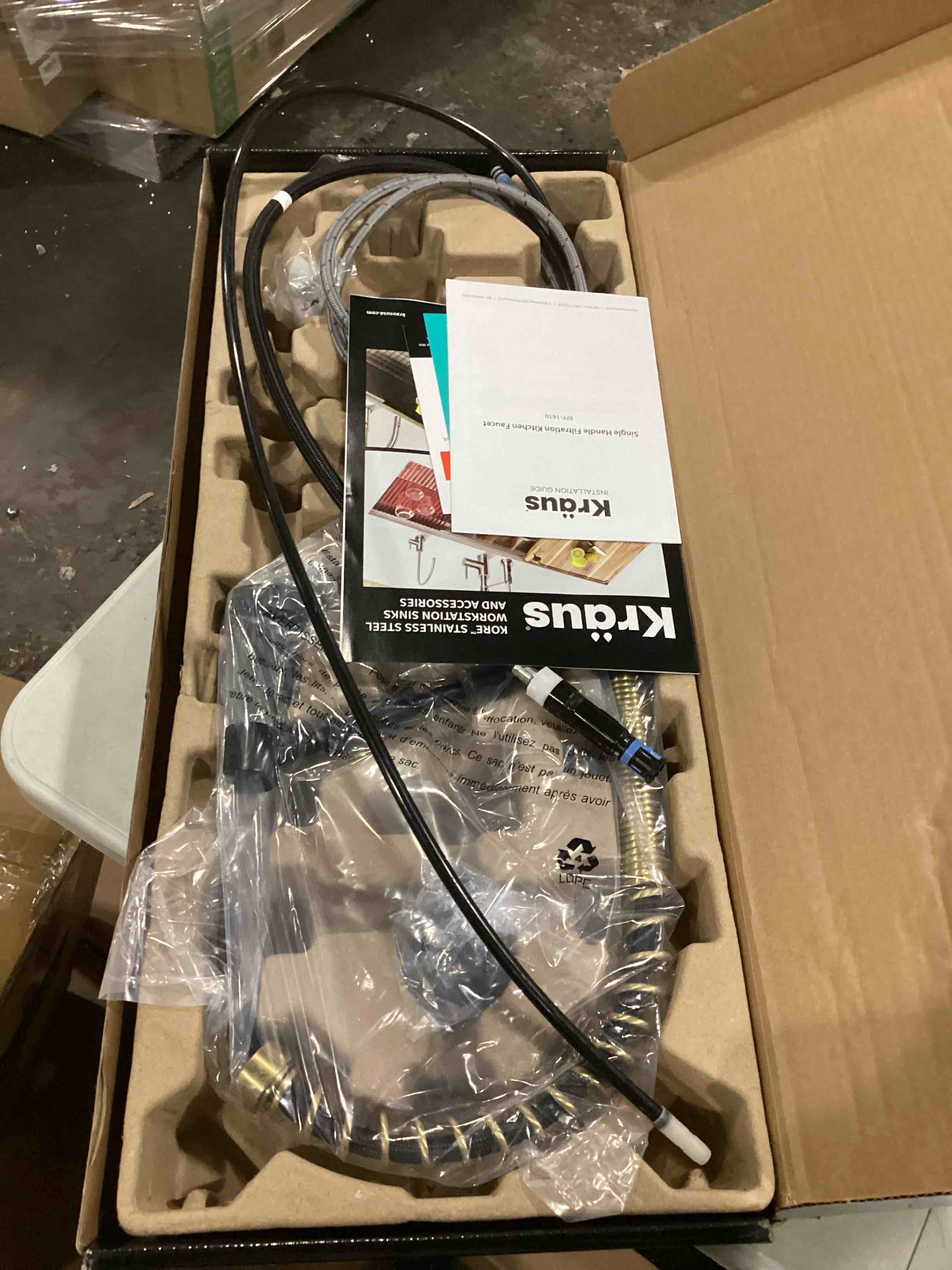 https://s3.amazonaws.com/lotting-images-prod/bidfta/YEL4077785_1709744171542.jpeg