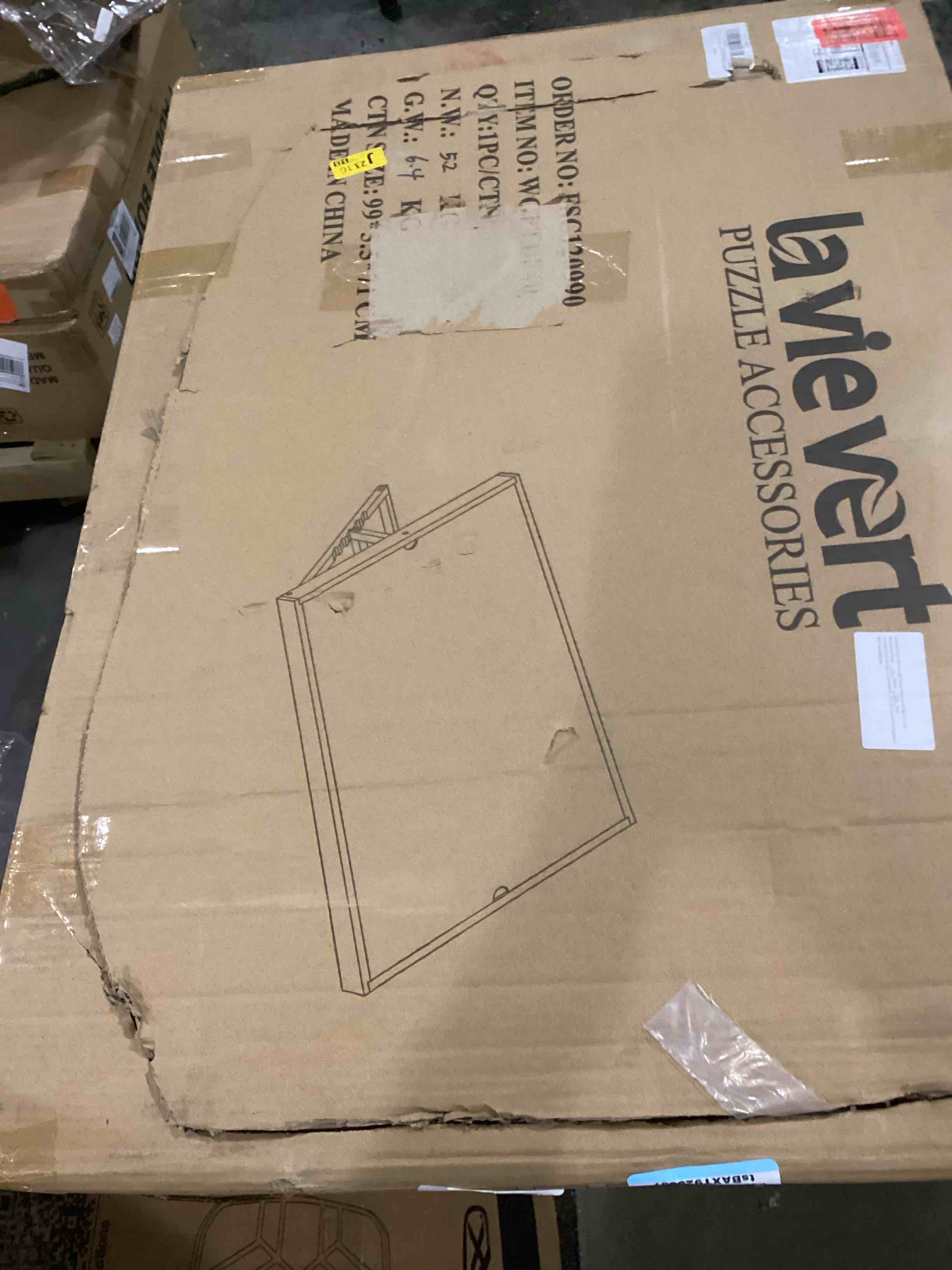 https://s3.amazonaws.com/lotting-images-prod/bidfta/YEL4078004_1709908644811.jpeg