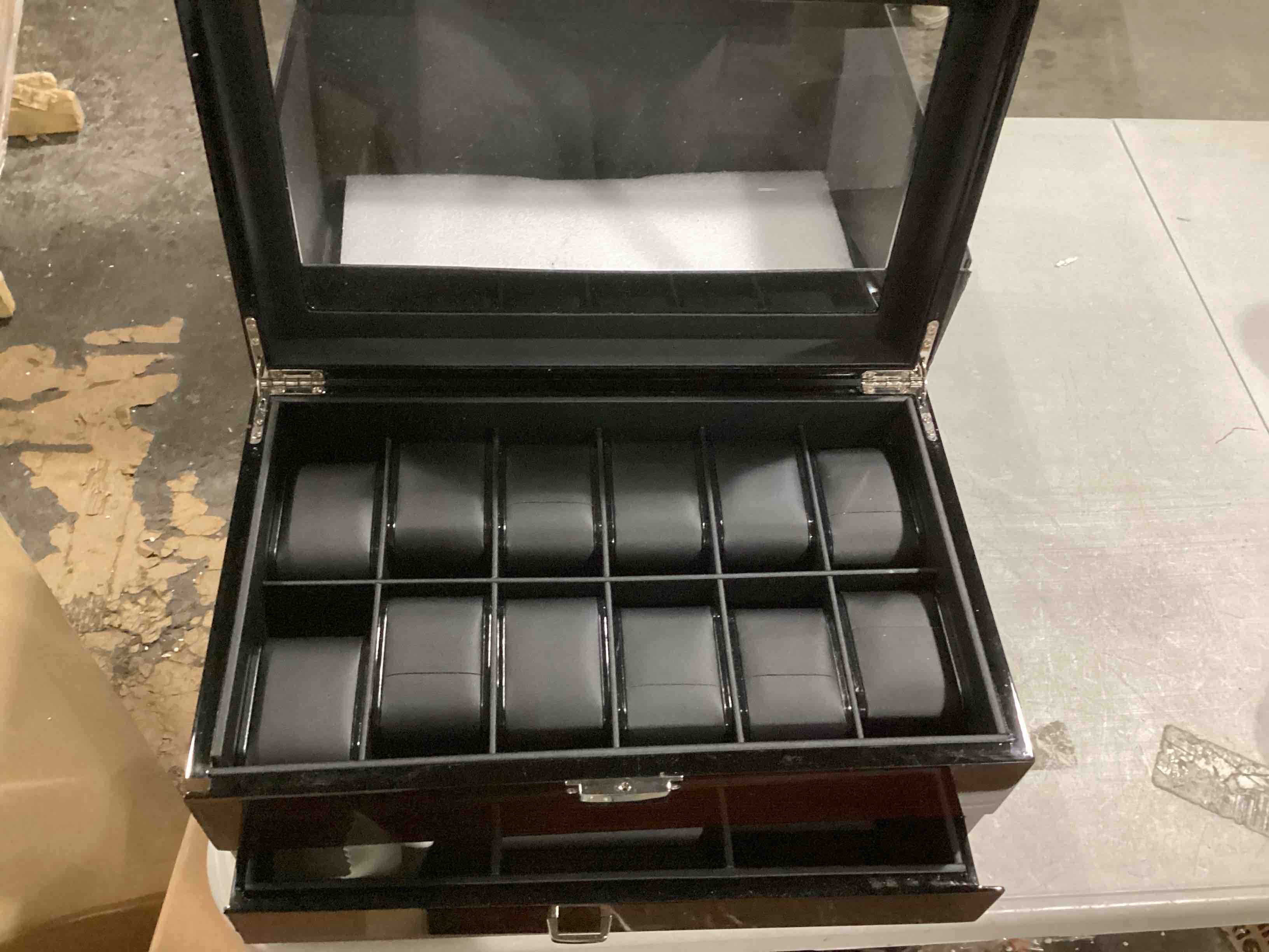 https://s3.amazonaws.com/lotting-images-prod/bidfta/YEL4078207_1710266085069.jpeg