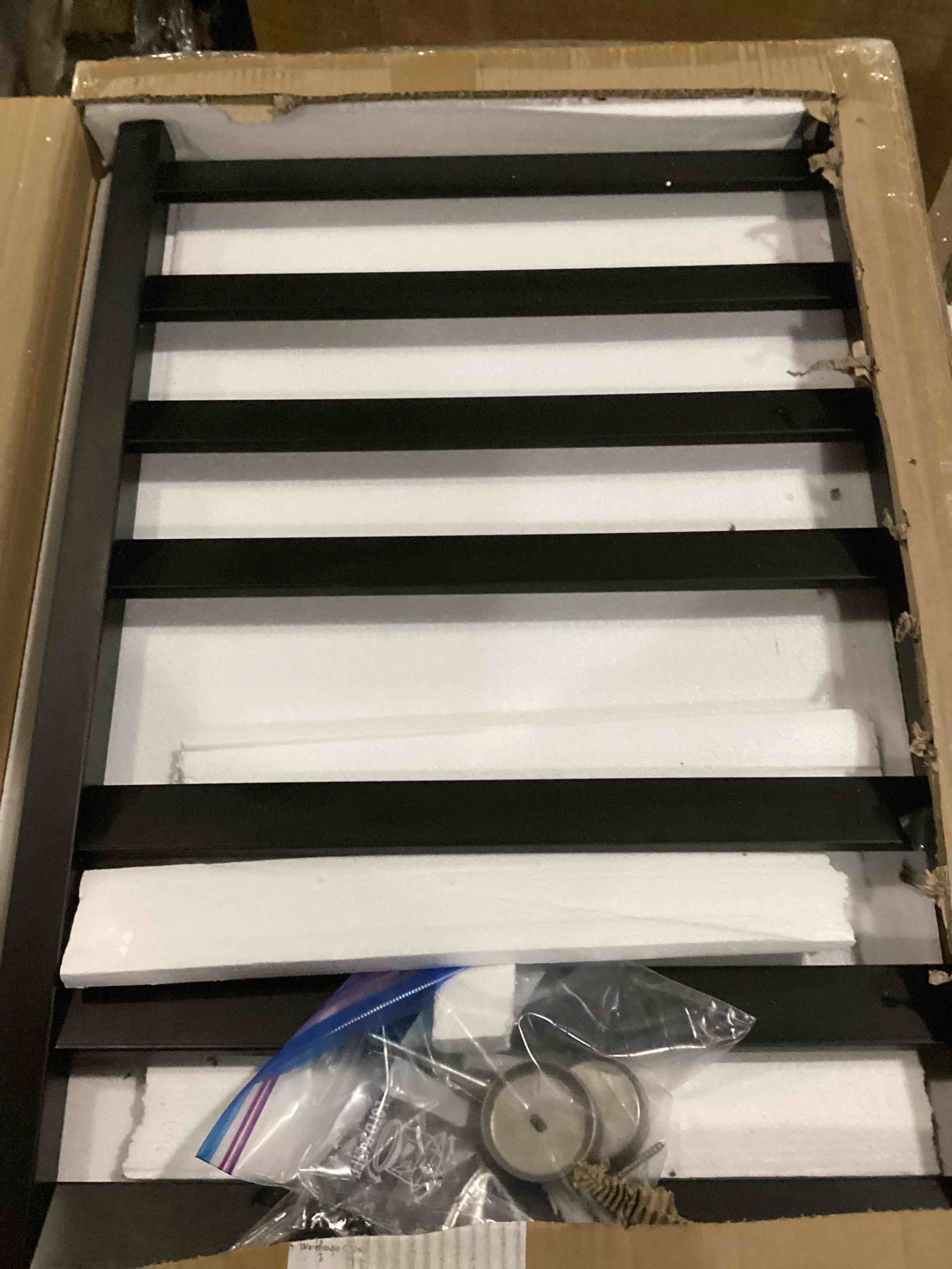 https://s3.amazonaws.com/lotting-images-prod/bidfta/YEL4078208_1710267630404.jpeg