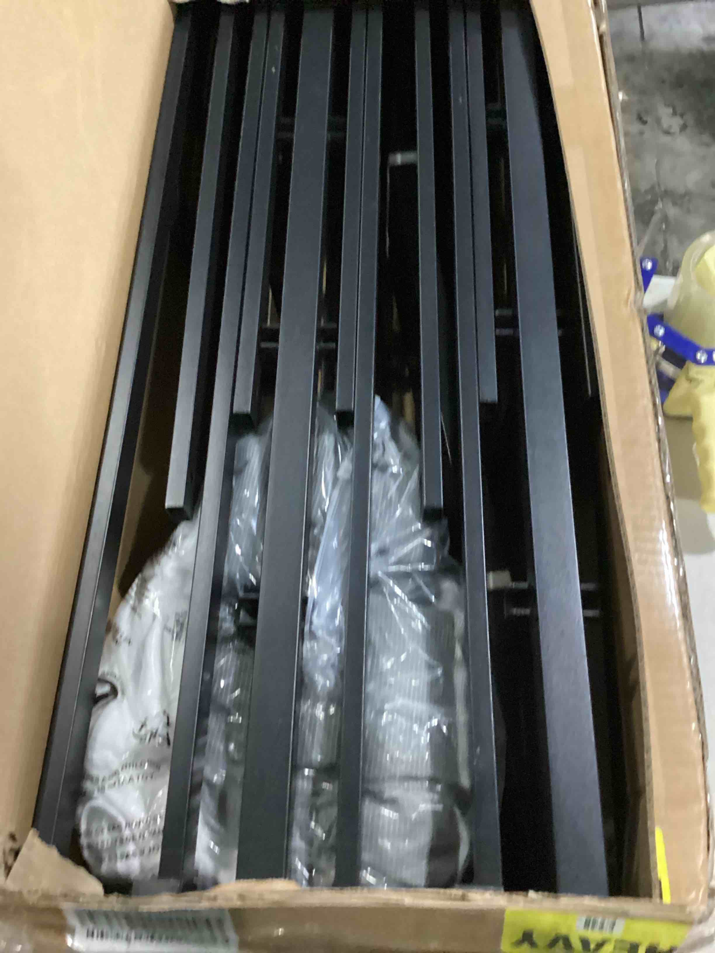 https://s3.amazonaws.com/lotting-images-prod/bidfta/YEL4078317_1710441908148.jpeg