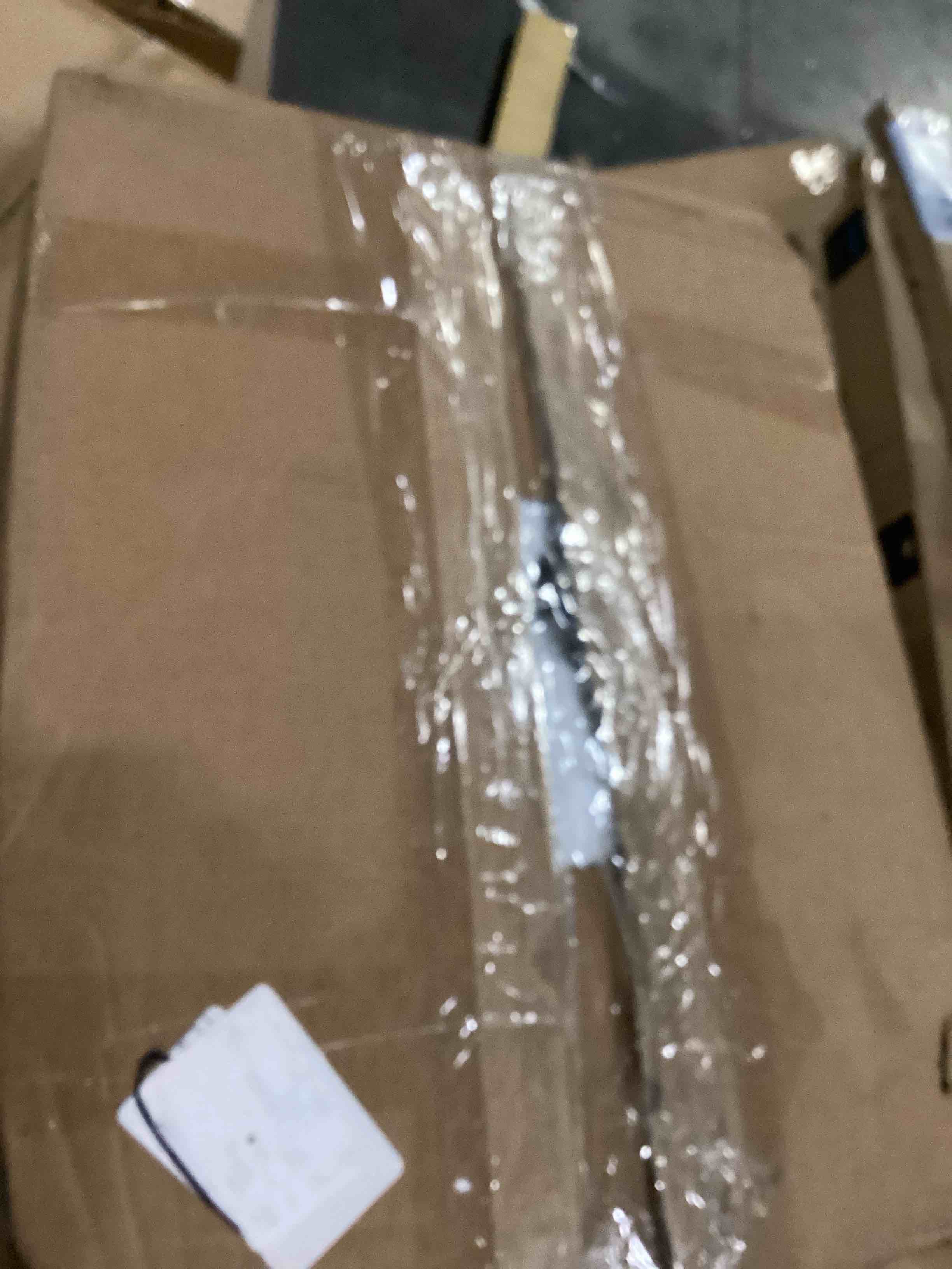 https://s3.amazonaws.com/lotting-images-prod/bidfta/YEL4078443_1710600483270.jpeg