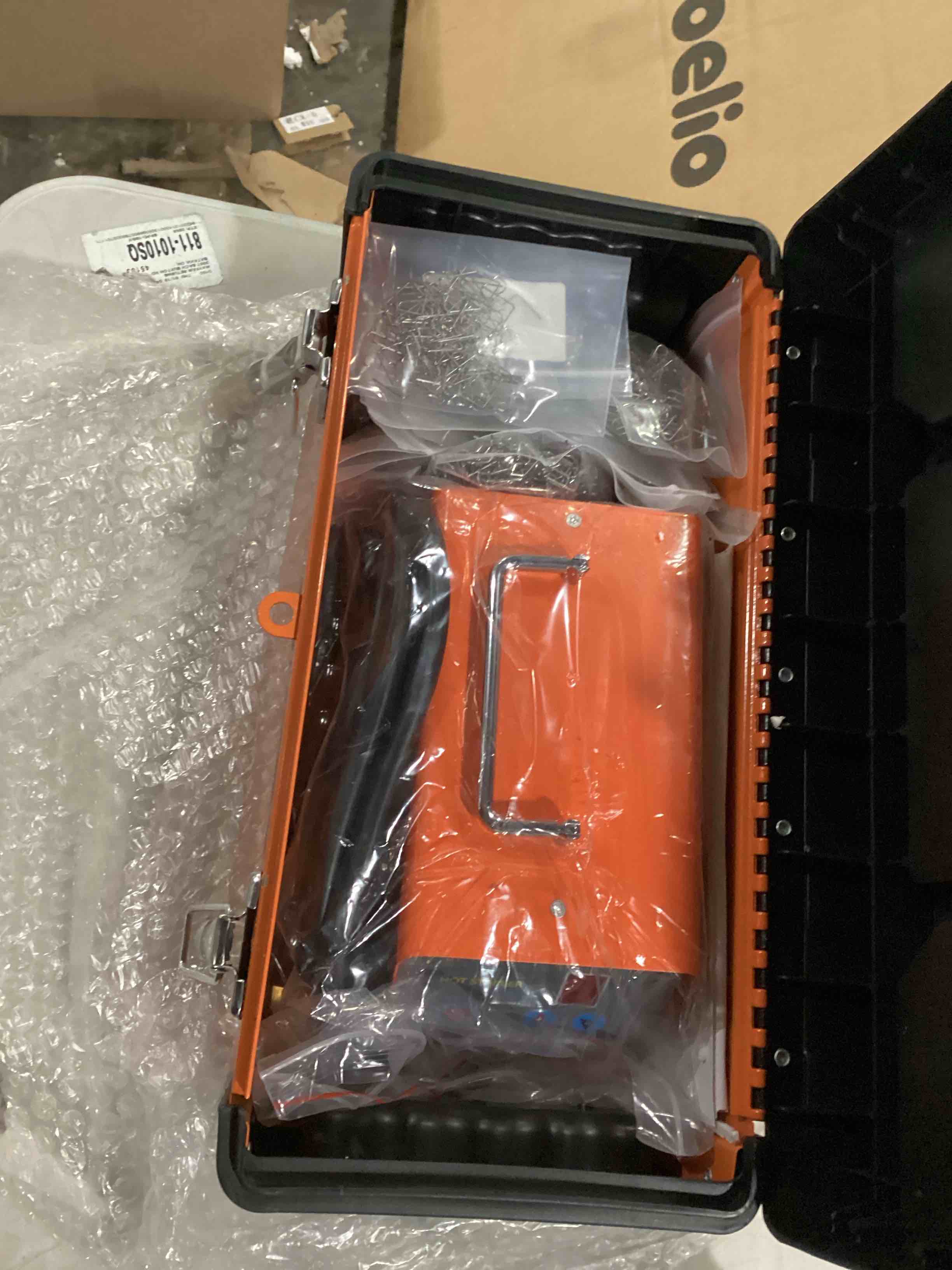 https://s3.amazonaws.com/lotting-images-prod/bidfta/YEL4078446_1710601066881.jpeg