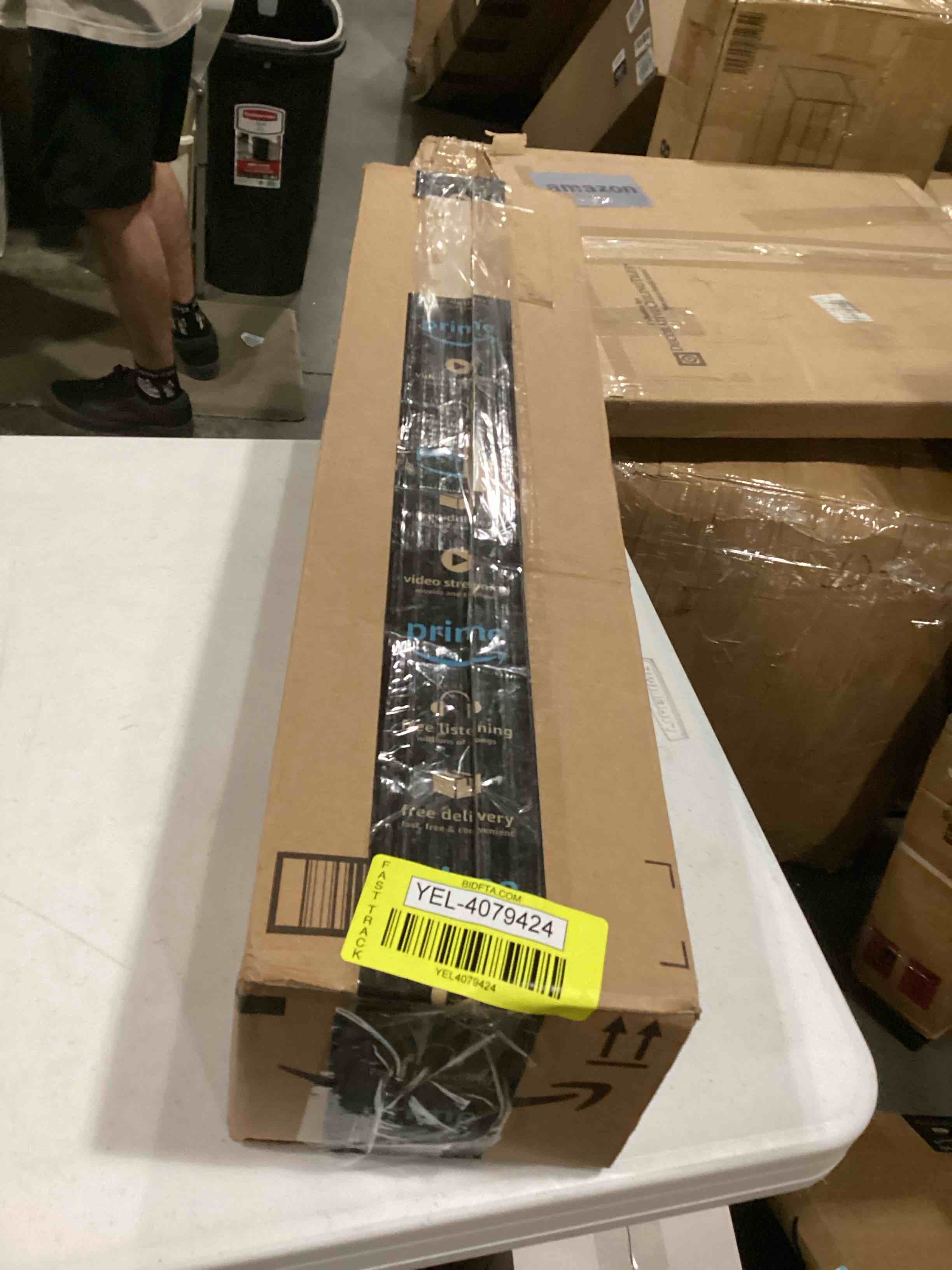 https://s3.amazonaws.com/lotting-images-prod/bidfta/YEL4079424_1709562114831.jpeg