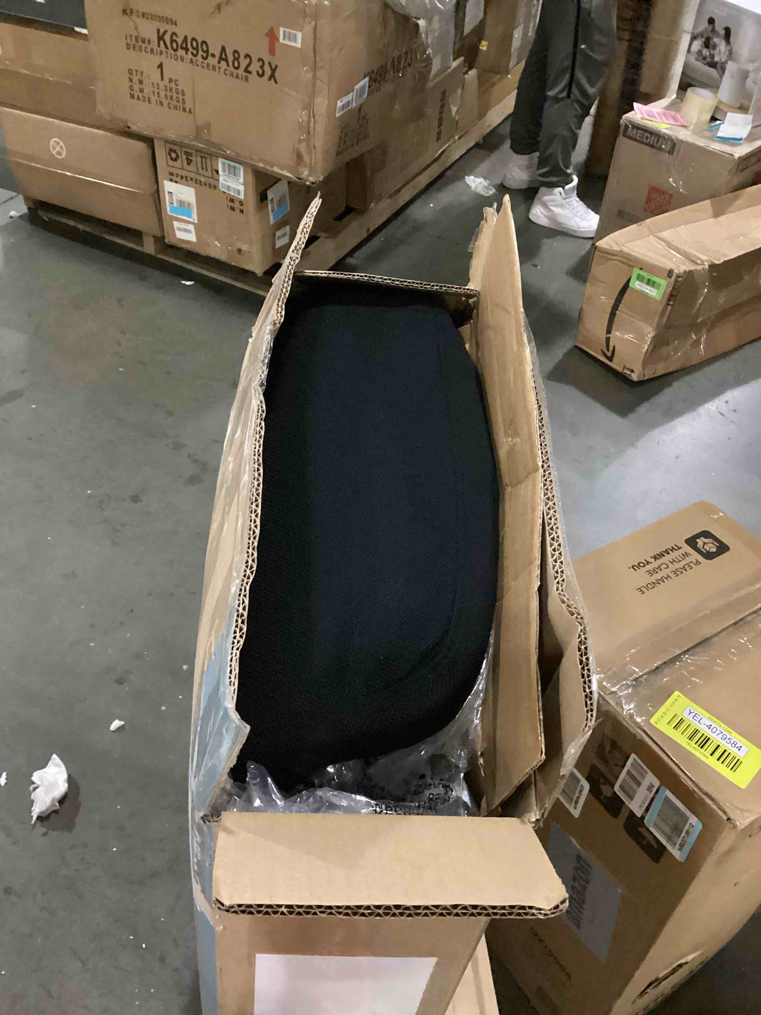 https://s3.amazonaws.com/lotting-images-prod/bidfta/YEL4079587_1709741734838.jpeg