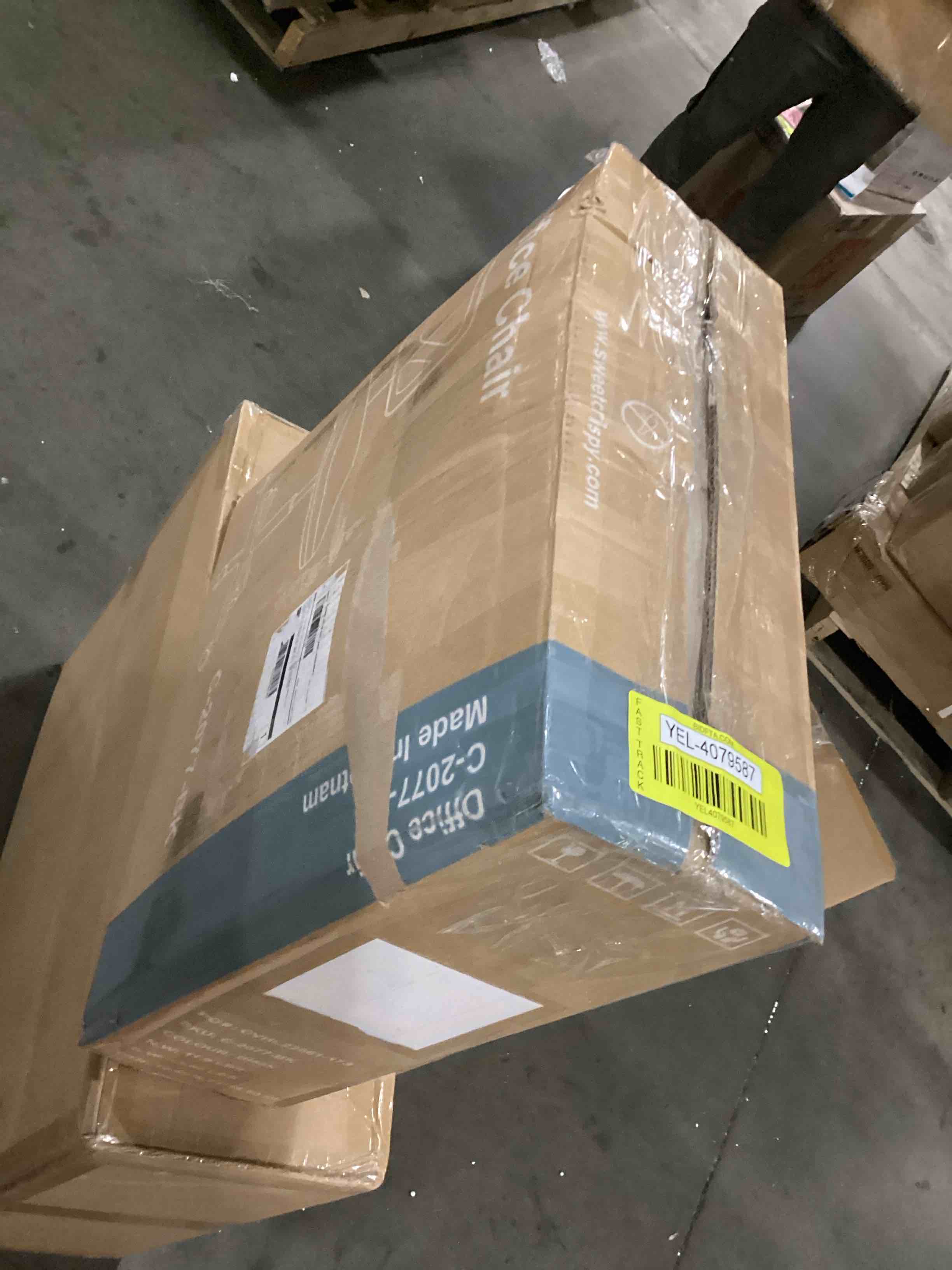 https://s3.amazonaws.com/lotting-images-prod/bidfta/YEL4079587_1709741773442.jpeg