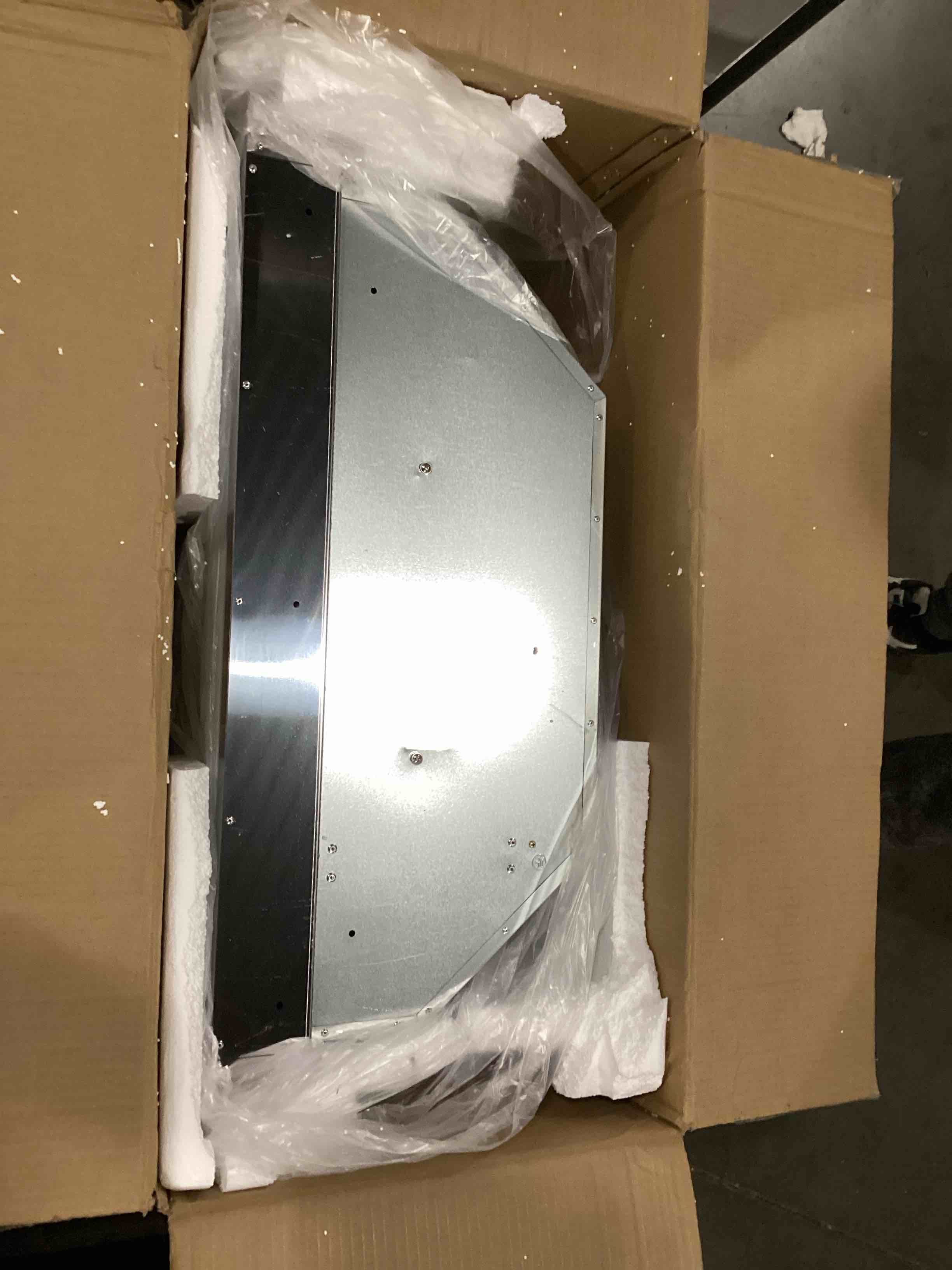 https://s3.amazonaws.com/lotting-images-prod/bidfta/YEL4079823_1709908490646.jpeg