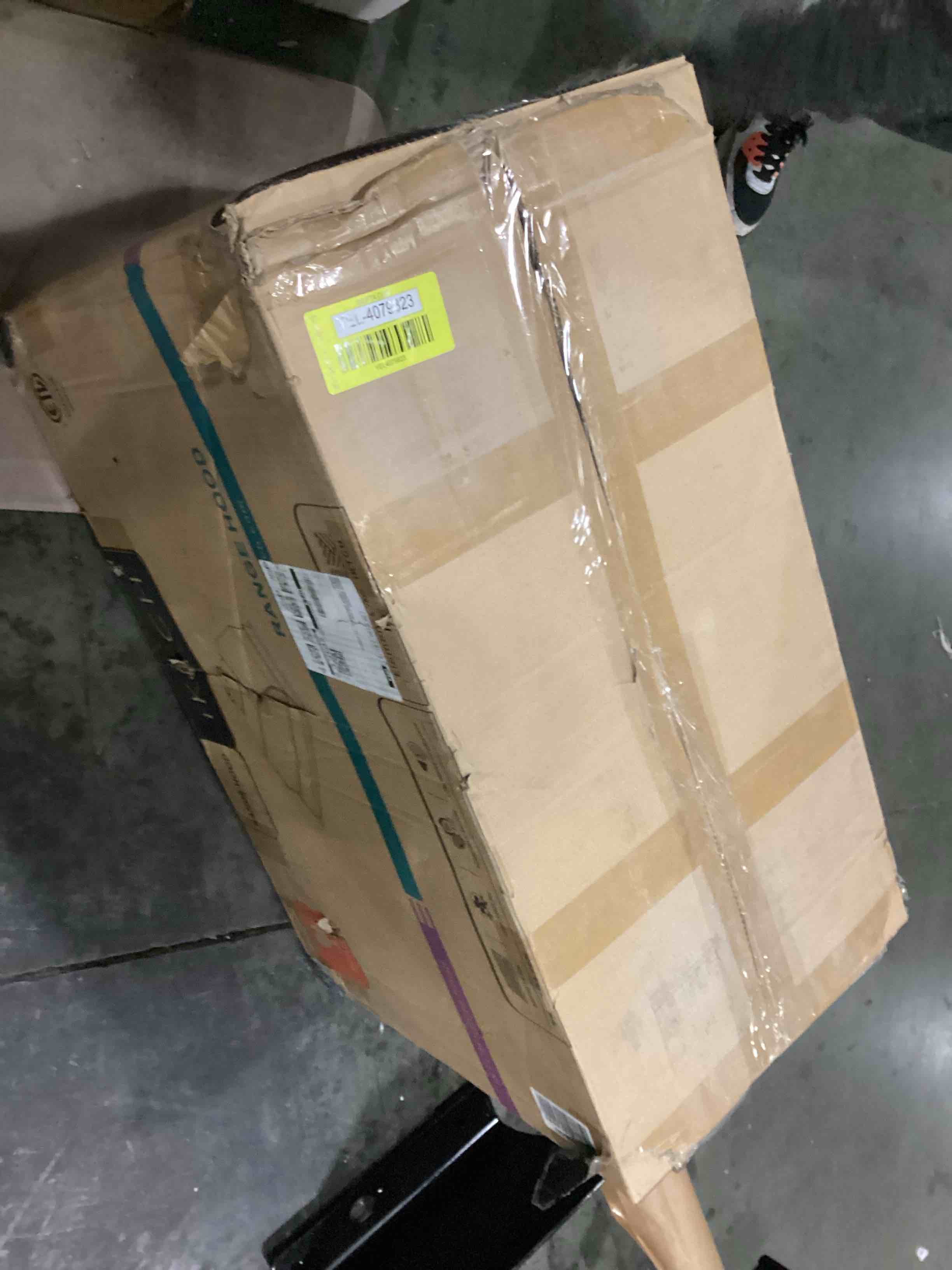 https://s3.amazonaws.com/lotting-images-prod/bidfta/YEL4079823_1709908516609.jpeg