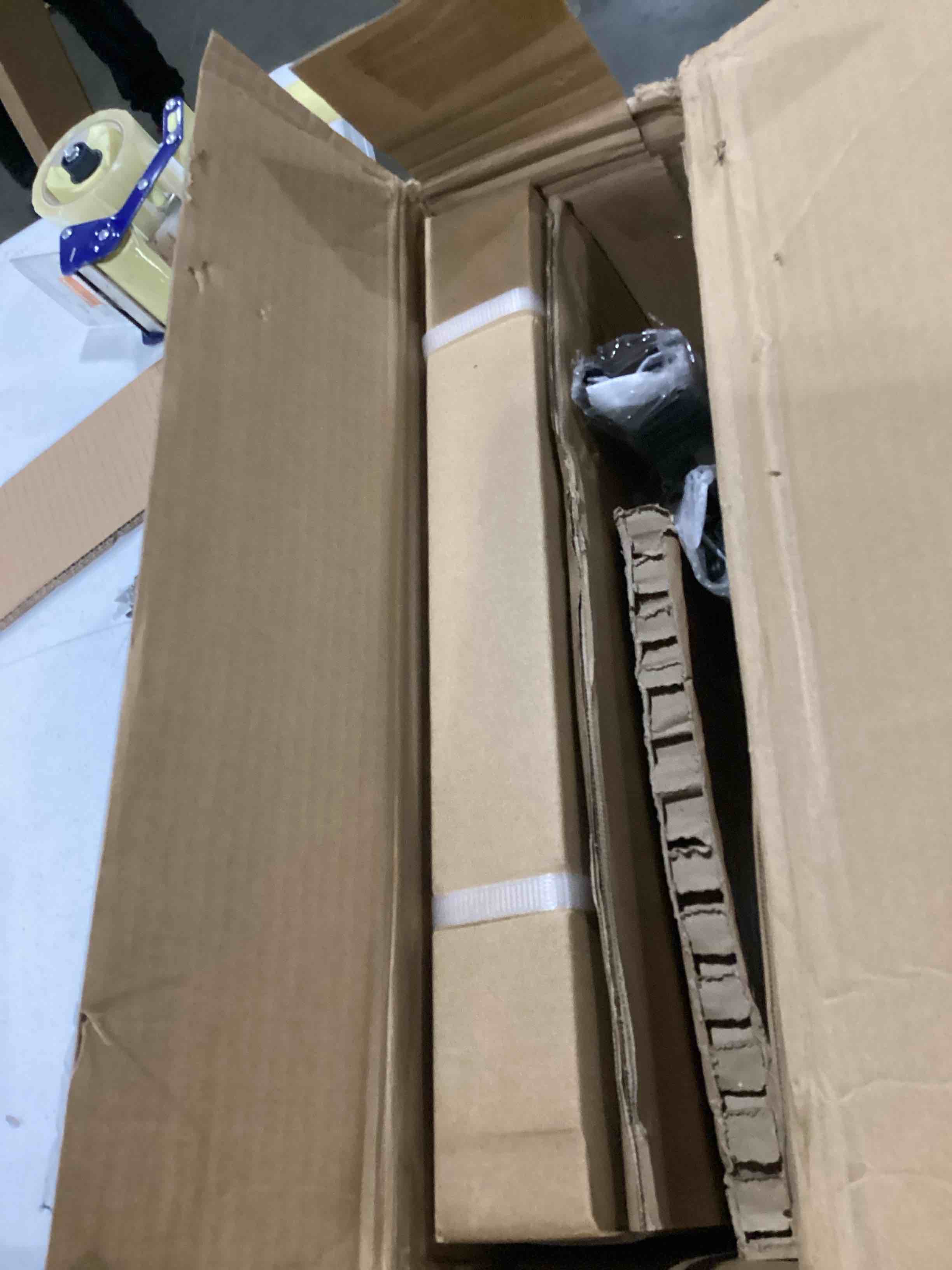 https://s3.amazonaws.com/lotting-images-prod/bidfta/YEL4079825_1709908736325.jpeg