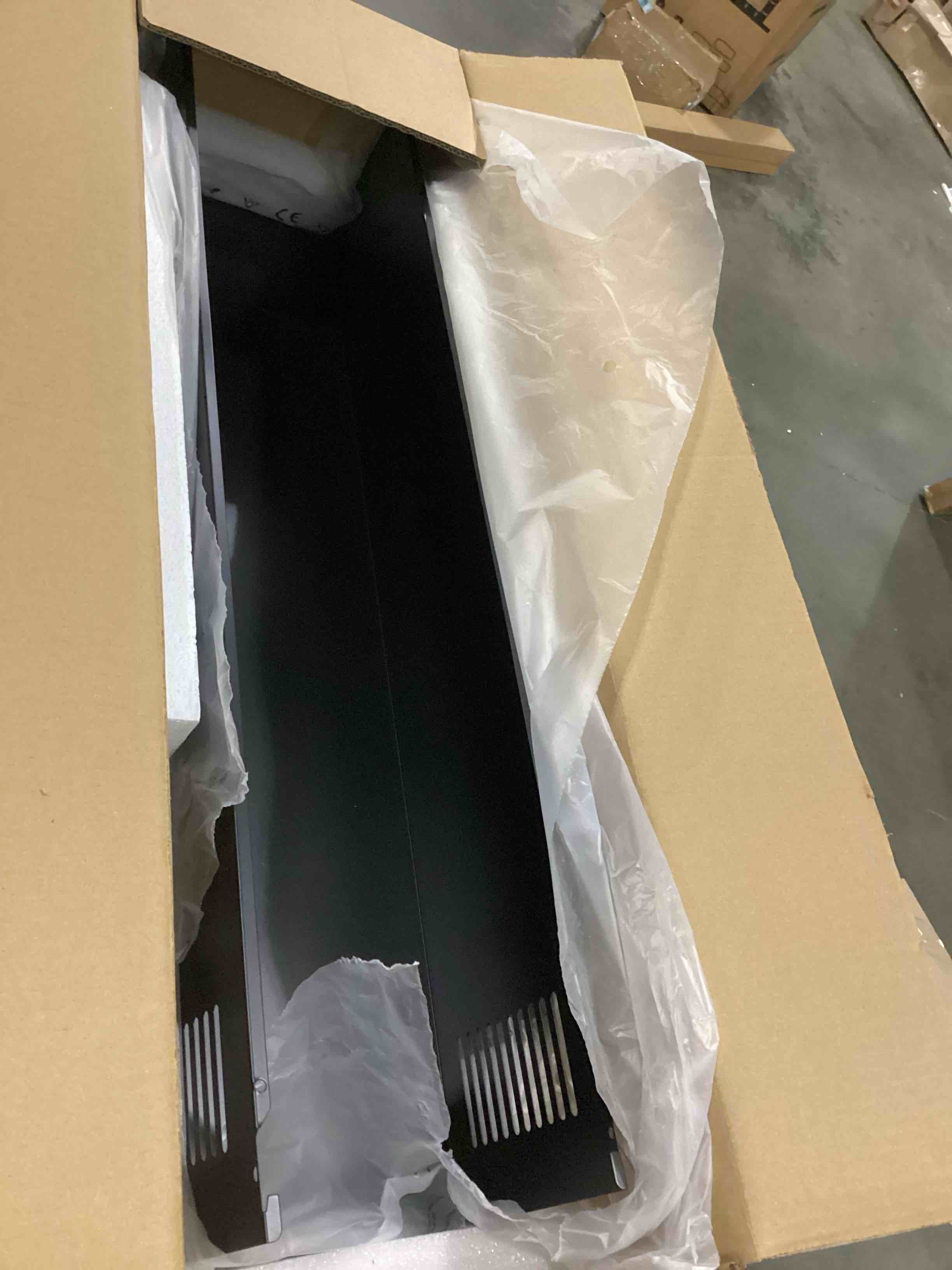 https://s3.amazonaws.com/lotting-images-prod/bidfta/YEL4079861_1709923118251.jpeg