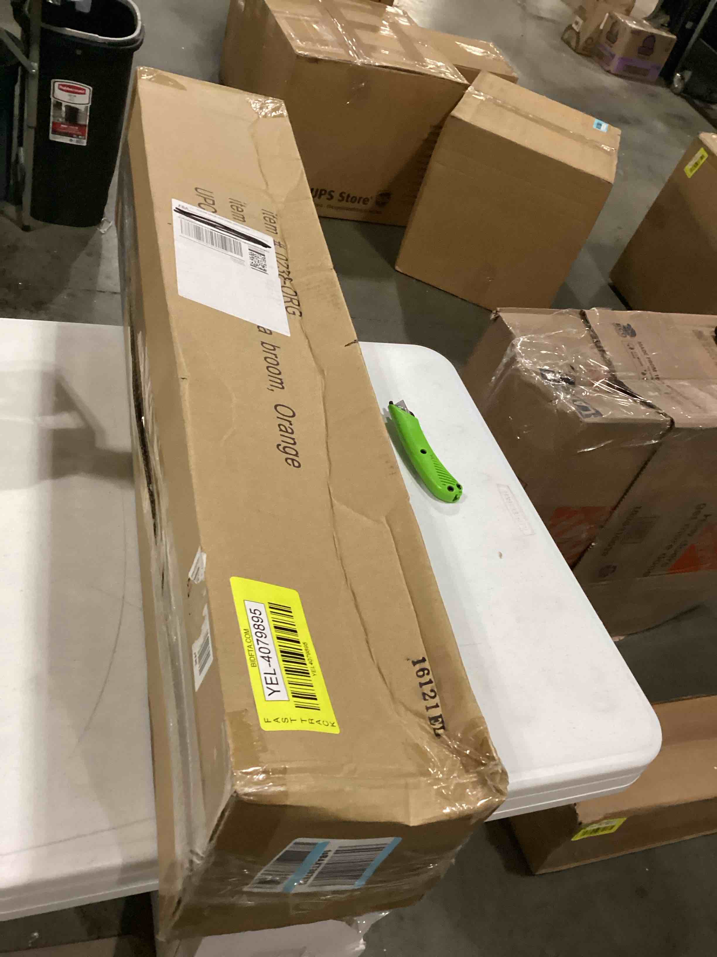 https://s3.amazonaws.com/lotting-images-prod/bidfta/YEL4079895_1709992246765.jpeg