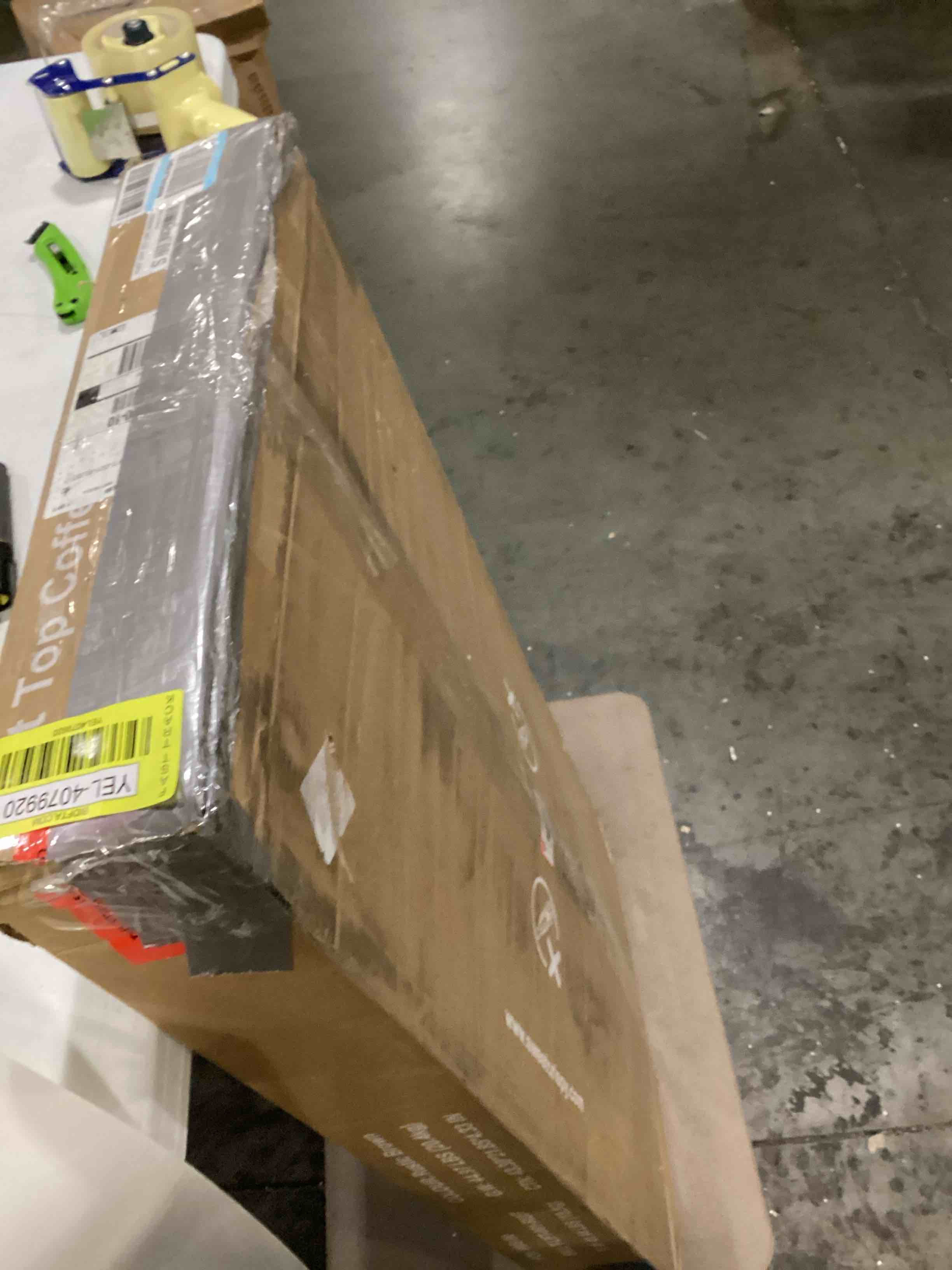 https://s3.amazonaws.com/lotting-images-prod/bidfta/YEL4079920_1709998928970.jpeg