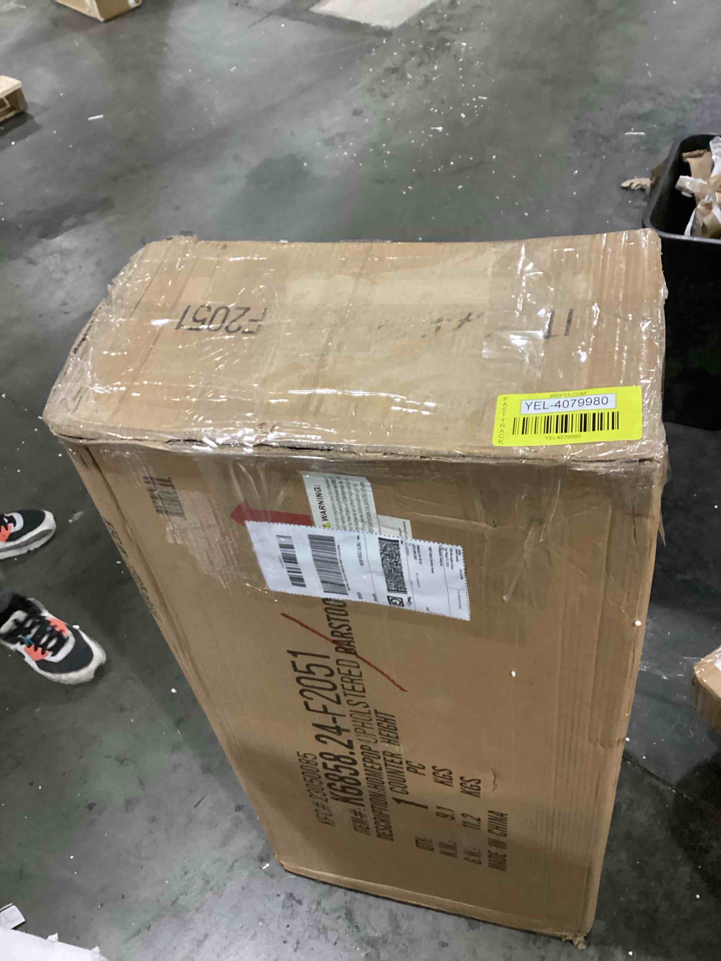 https://s3.amazonaws.com/lotting-images-prod/bidfta/YEL4079980_1710249850230.jpeg