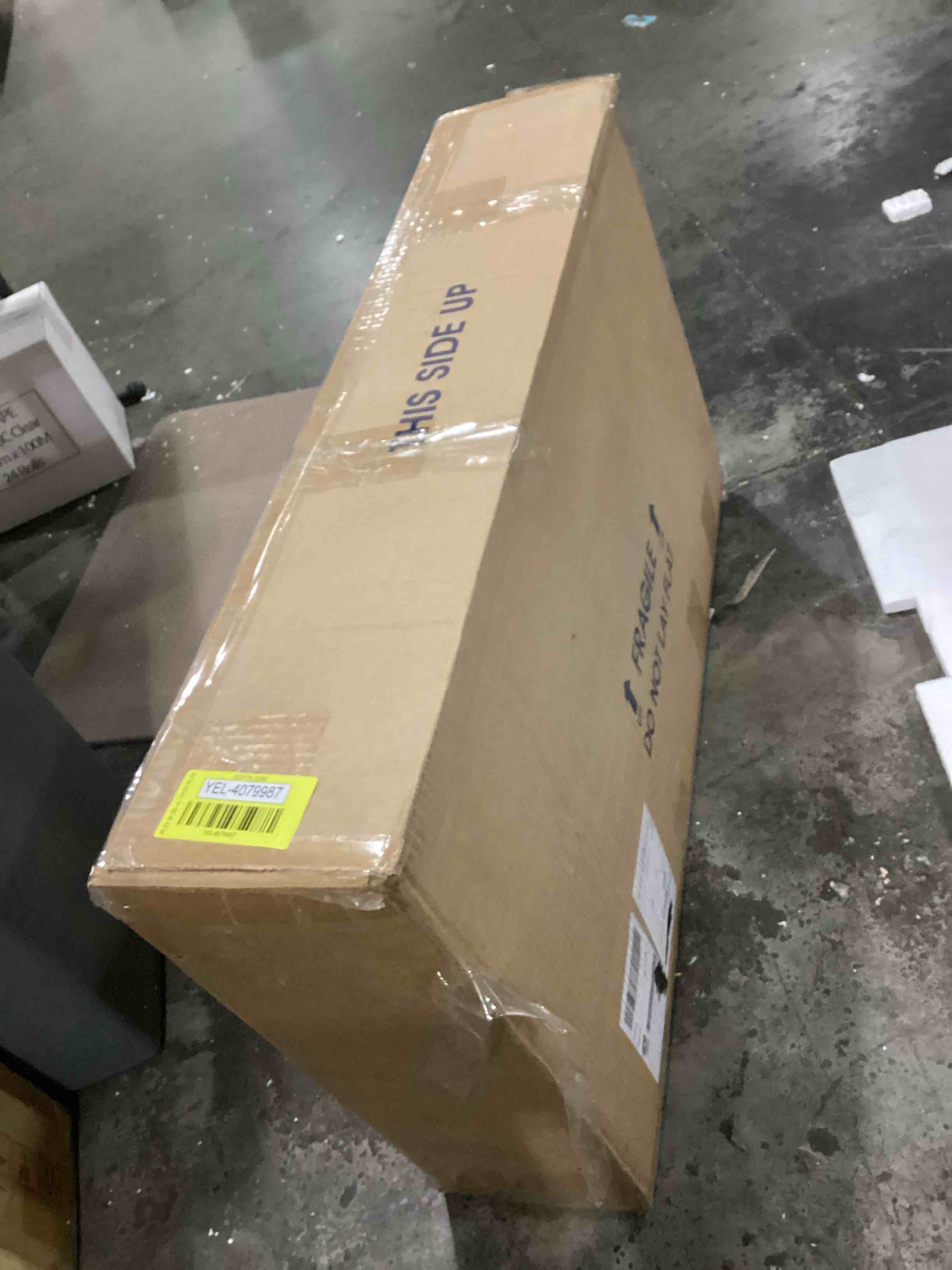https://s3.amazonaws.com/lotting-images-prod/bidfta/YEL4079987_1710253257130.jpeg