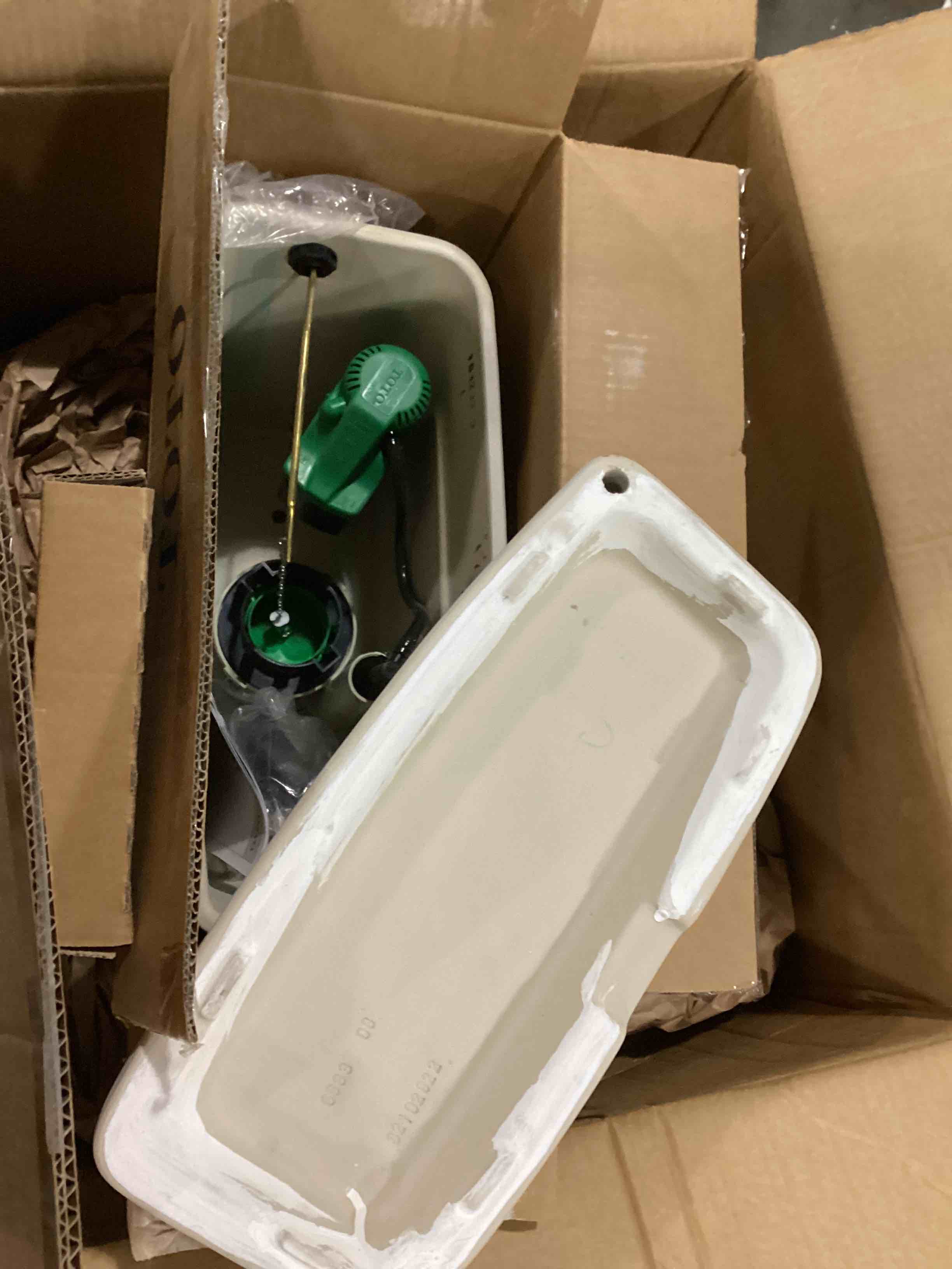 https://s3.amazonaws.com/lotting-images-prod/bidfta/YEL4080283_1710863561087.jpeg