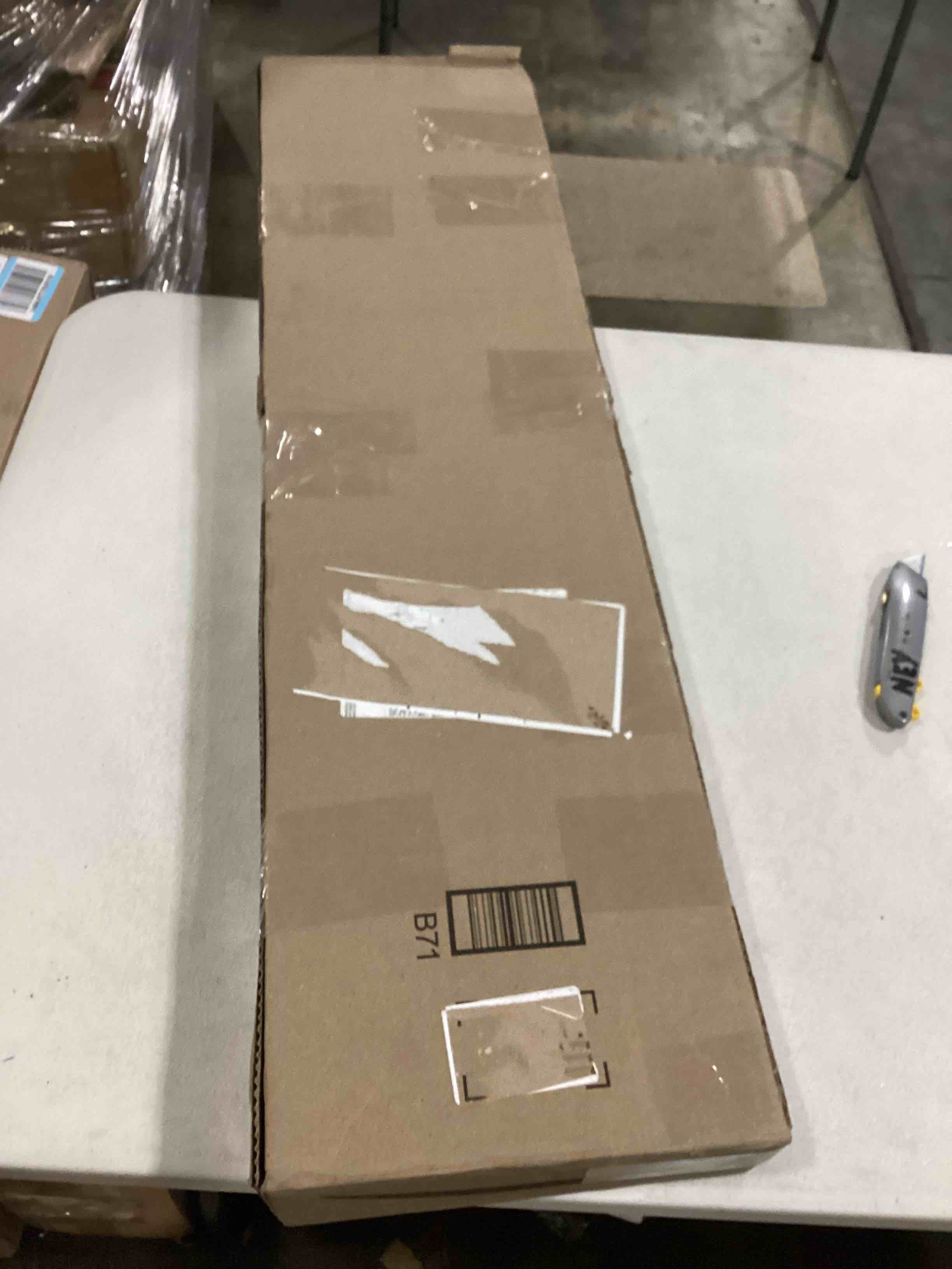 https://s3.amazonaws.com/lotting-images-prod/bidfta/YEL4080463_1707249567145.jpeg
