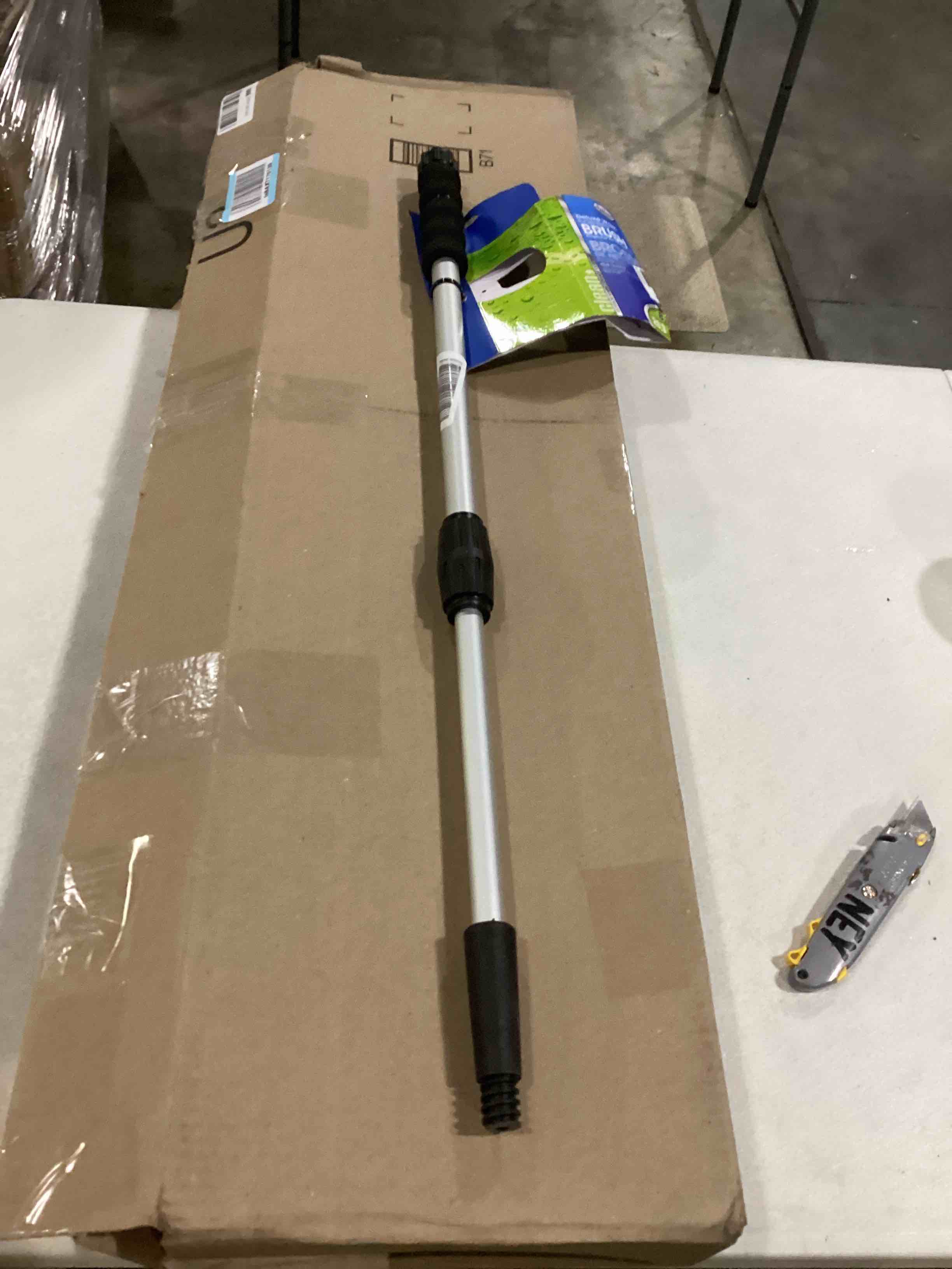 https://s3.amazonaws.com/lotting-images-prod/bidfta/YEL4080463_1707249596923.jpeg