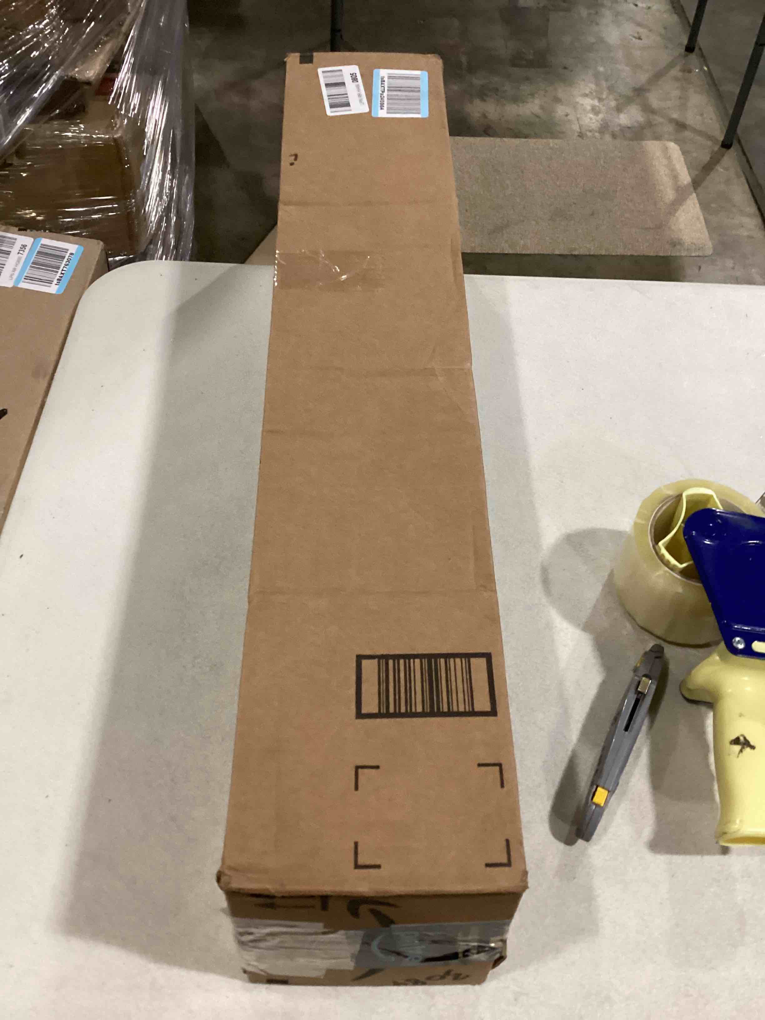 https://s3.amazonaws.com/lotting-images-prod/bidfta/YEL4080464_1707249764995.jpeg