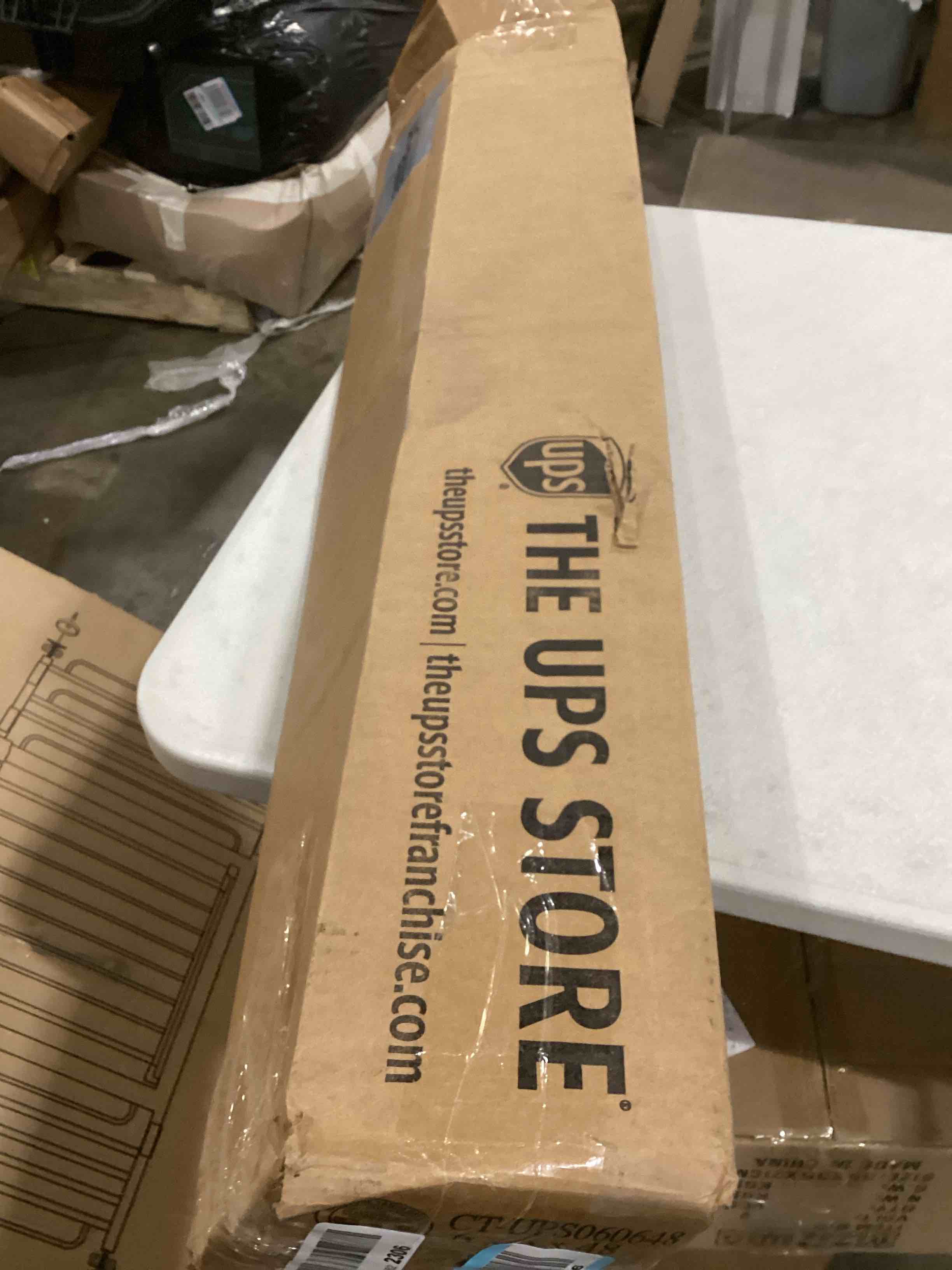 https://s3.amazonaws.com/lotting-images-prod/bidfta/YEL4081222_1708432902254.jpeg