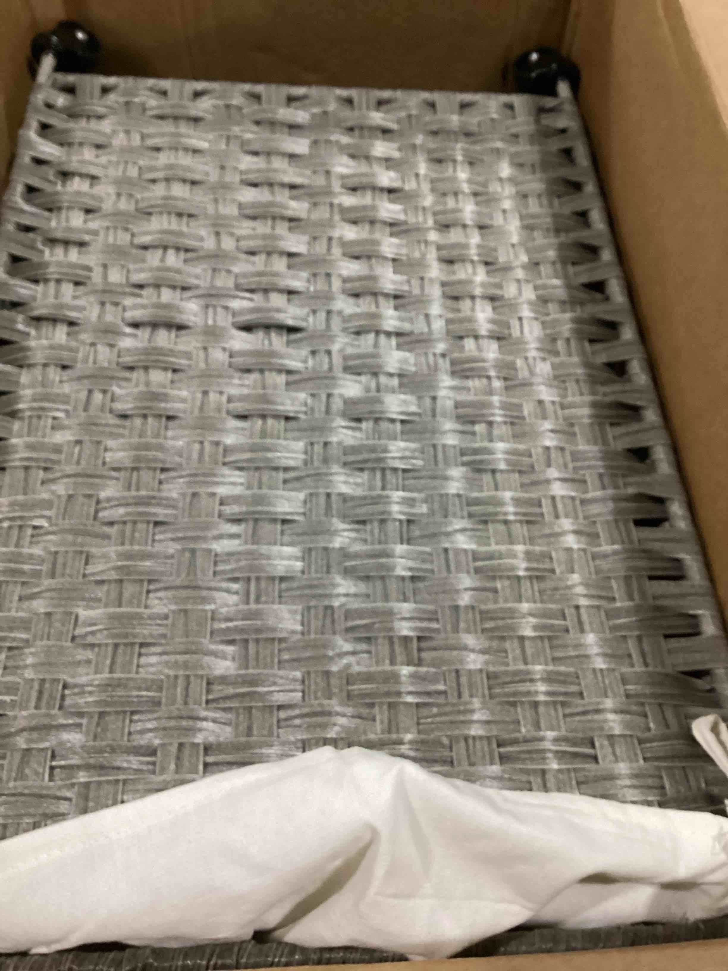 https://s3.amazonaws.com/lotting-images-prod/bidfta/YEL4081479_1709232527725.jpeg