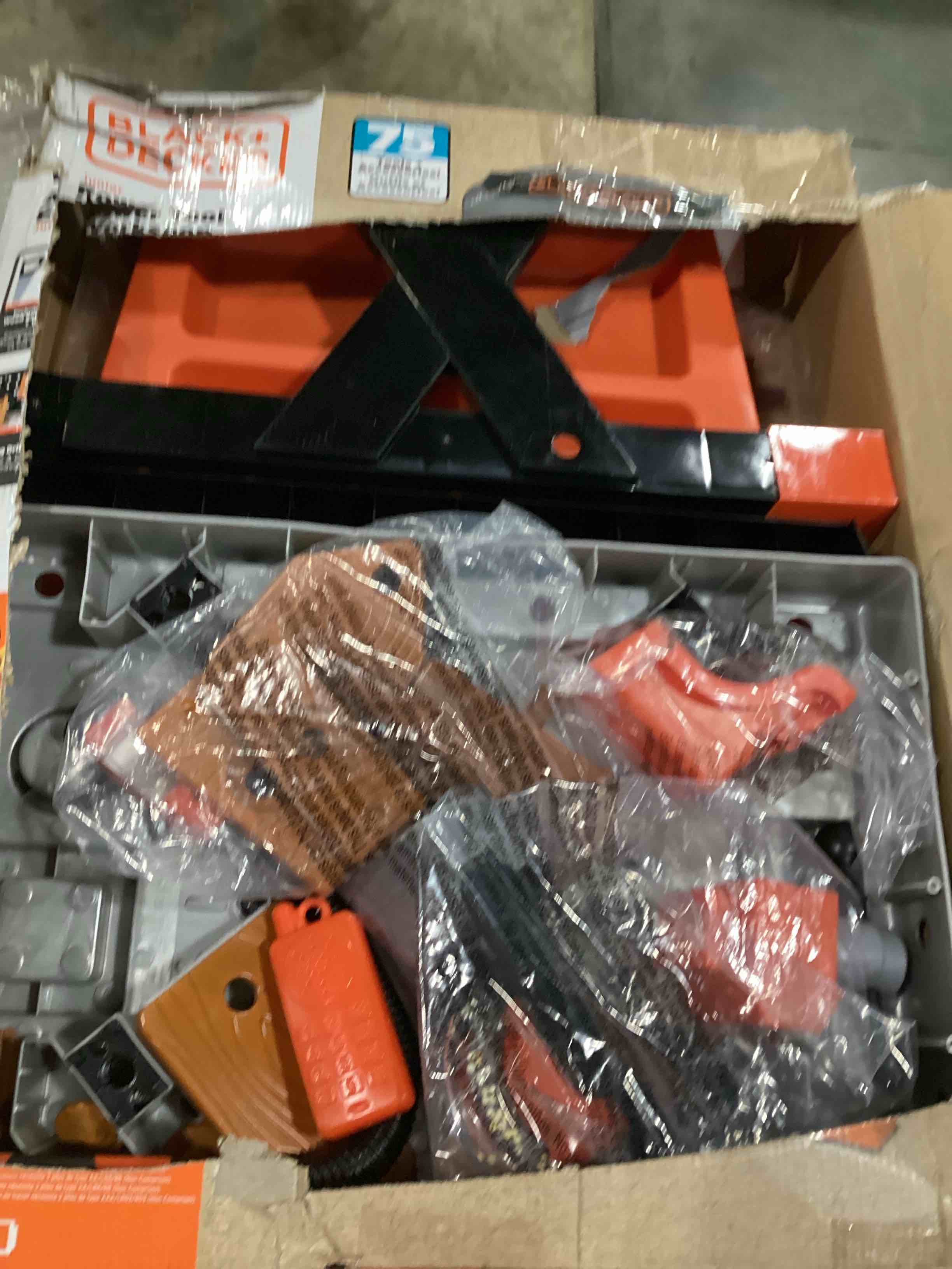 https://s3.amazonaws.com/lotting-images-prod/bidfta/YEL4081610_1709387263521.jpeg